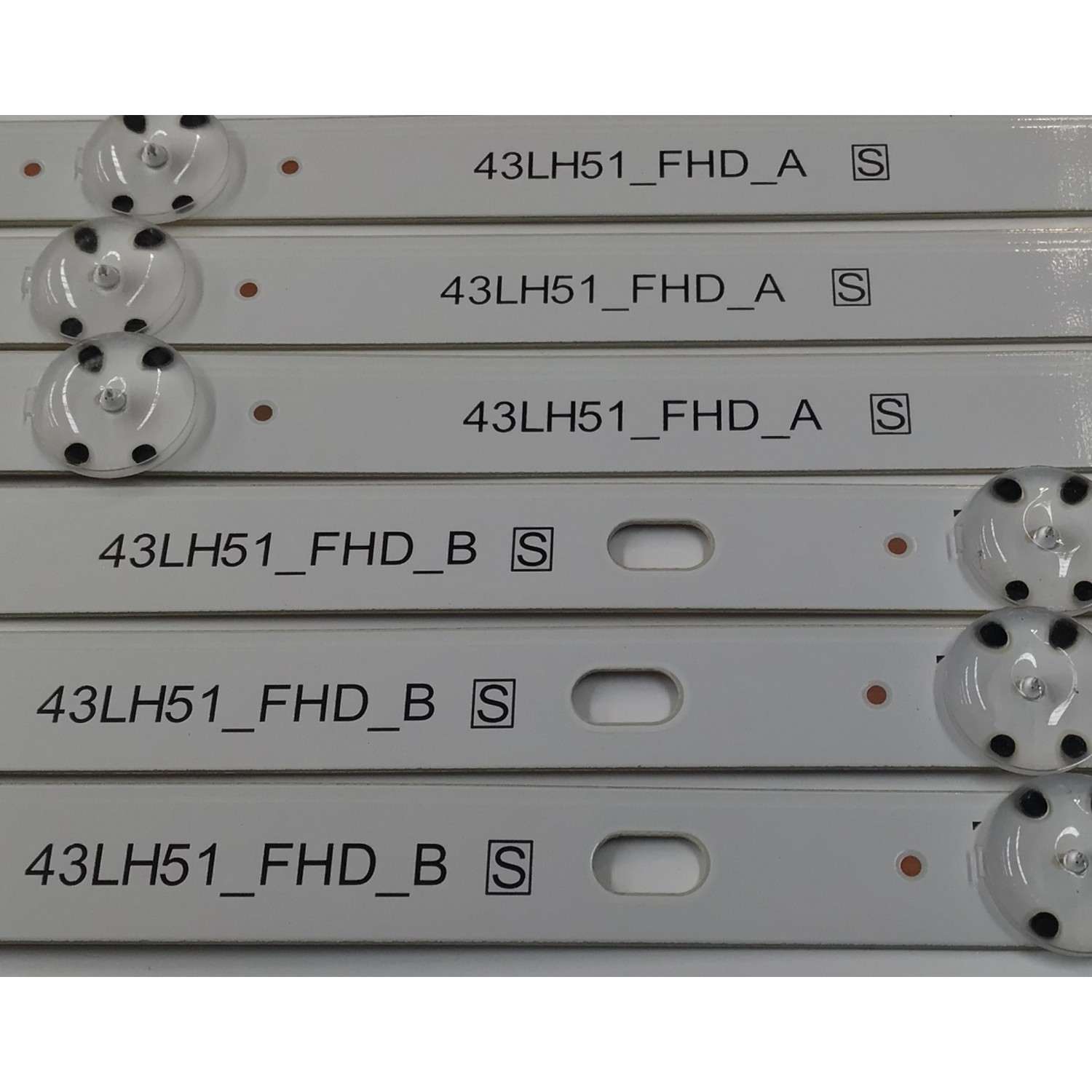 KIT DE LEDS ORIGINAL PARA TV LG 6 PIEZAS / NUMERO DE PARTE EAV63192711 / SSC_43INCH_FHD_B_REV02_150925 / SSC_43INCH_FHD_A_REV02_150925 / 43LH51_FHD_A S / 43LH51_FHD_B S / BOE43036 / PANEL NC430DGG-AAGP1 / MODELO 43UN7000PUB - Imagen 3