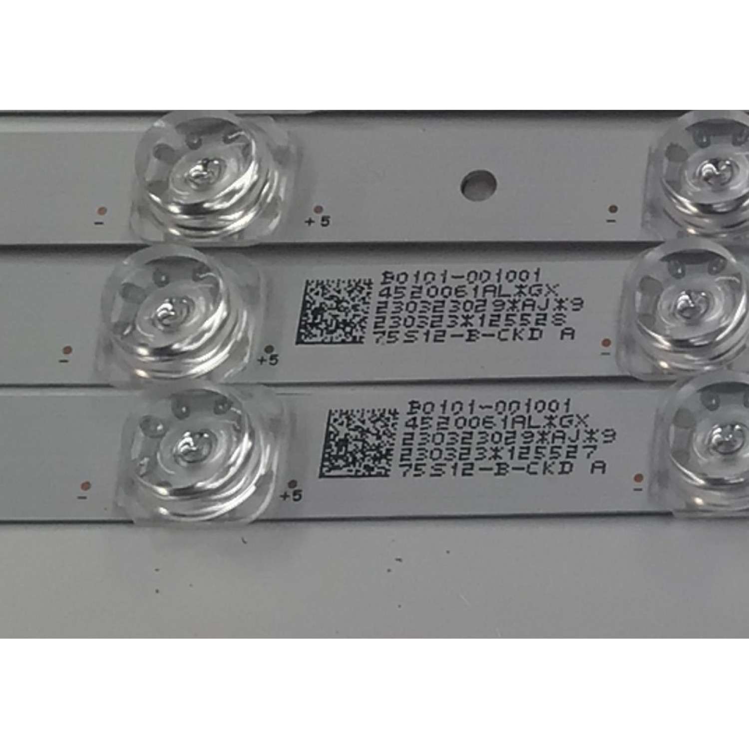 KIT DE LEDS PARA TV TCL ORIGINAL 6 PIEZAS / NUMERO DE PARTE 75S12-ZX3030A1-14X4KW-V5-20220810-TJ / 75S12-ZX3030B1-14X2KW-V5-20220810-TJ / B0101-001001 / B0101-001000 / 4520061AL / 230323028 / 230323029 / 75S12-A-CKD / 75S12-A-CKD / MODELO 75  - Imagen 4