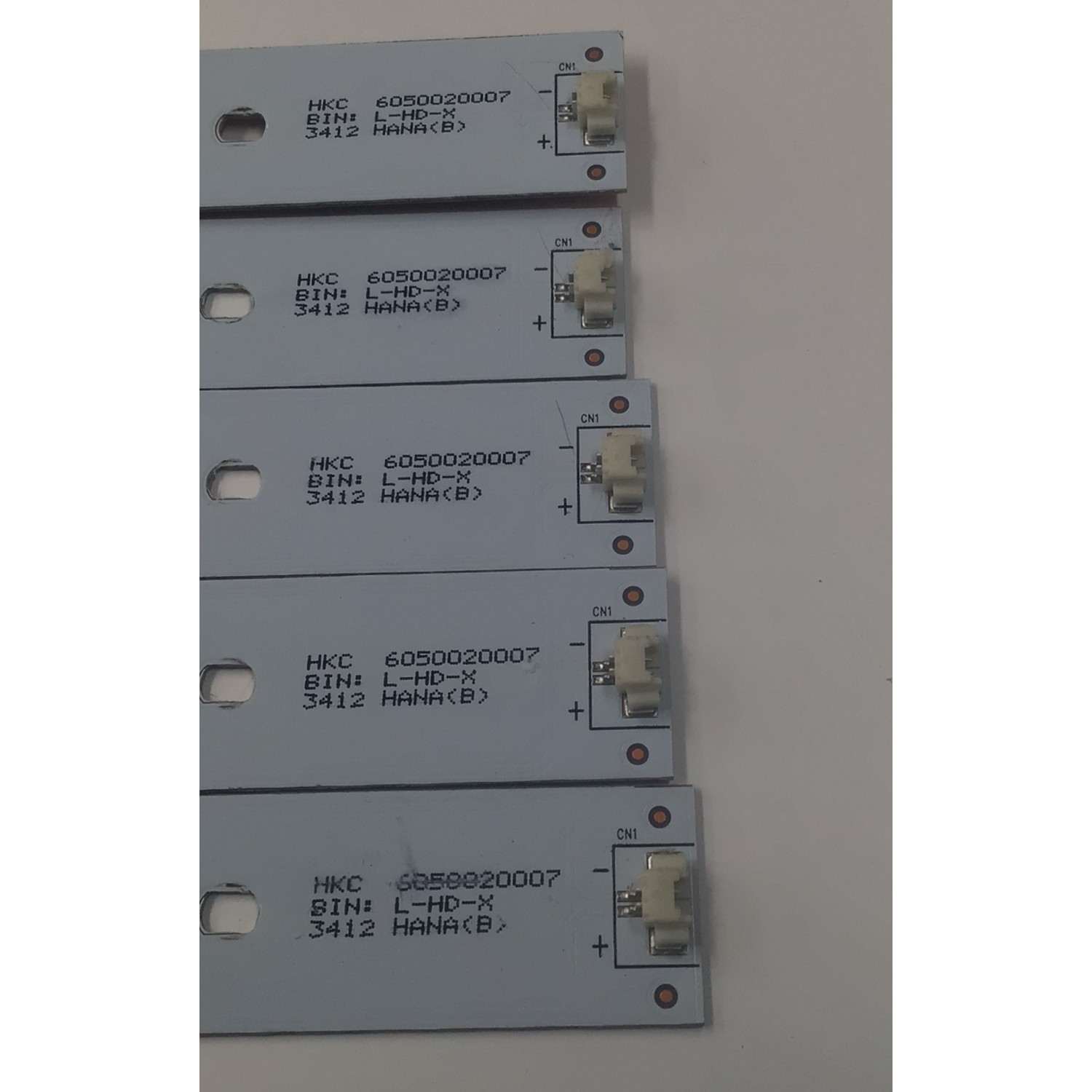 KIT DE LEDS PARA TV PROSCAN ORIGINAL 5 PIEZAS / NUMERO DE PARTE 6050020007 / 6003100091 / 32D7-LIGHT-BAR-PCB / E331369 / PANEL HK315WLEDM-BH28H / DISPLAY HV320WX2-201 / MODELO PLDED3273A-B - Imagen 2
