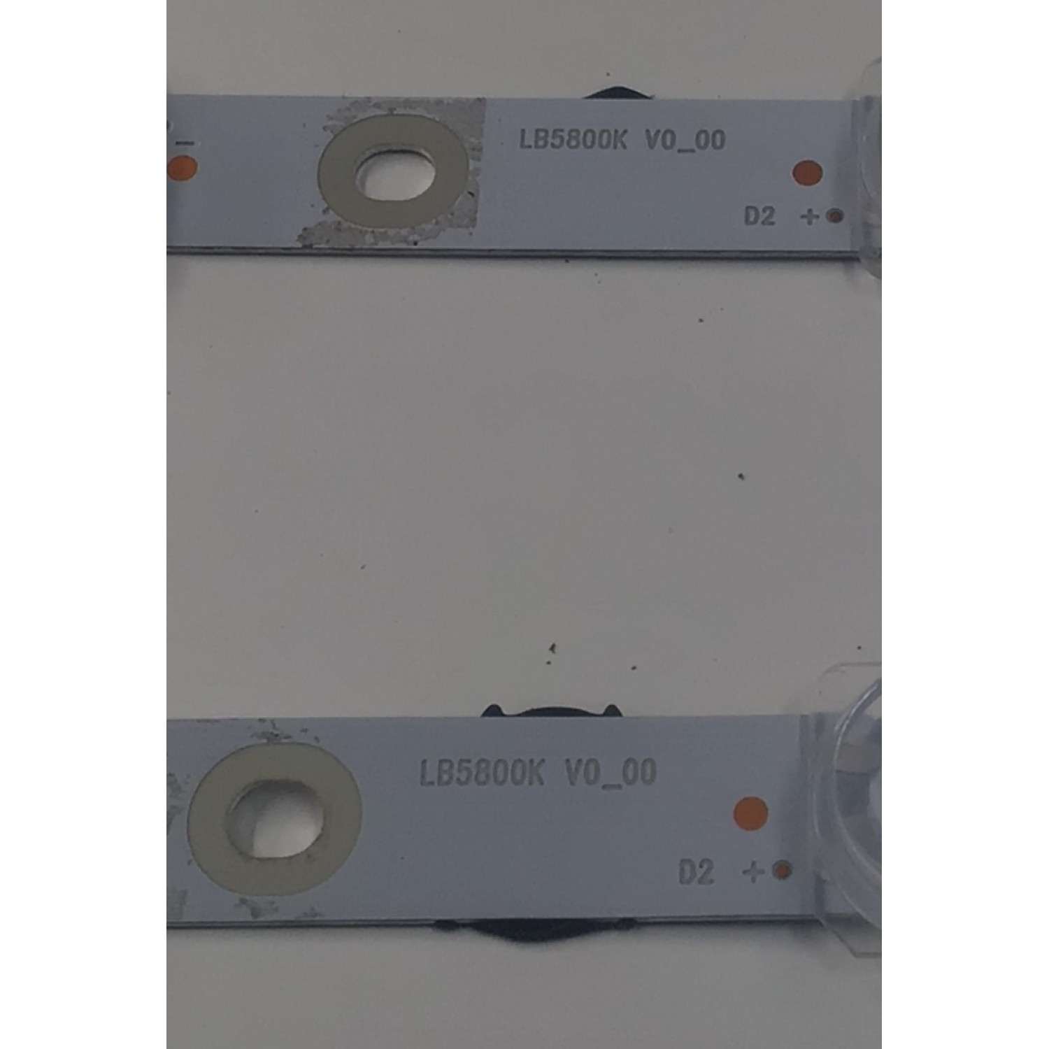 KIT DE LEDS PARA TV VIZIO ORIGINAL 2 PIEZAS / NUMERO DE PARTE LB5800K V0_00 / LB5800K V0 00 / 210BZ18D0B33MBR00L / E465853 / 3B586 000002R / MODELOS M585M-K01 / V585M-K01 - Imagen 3