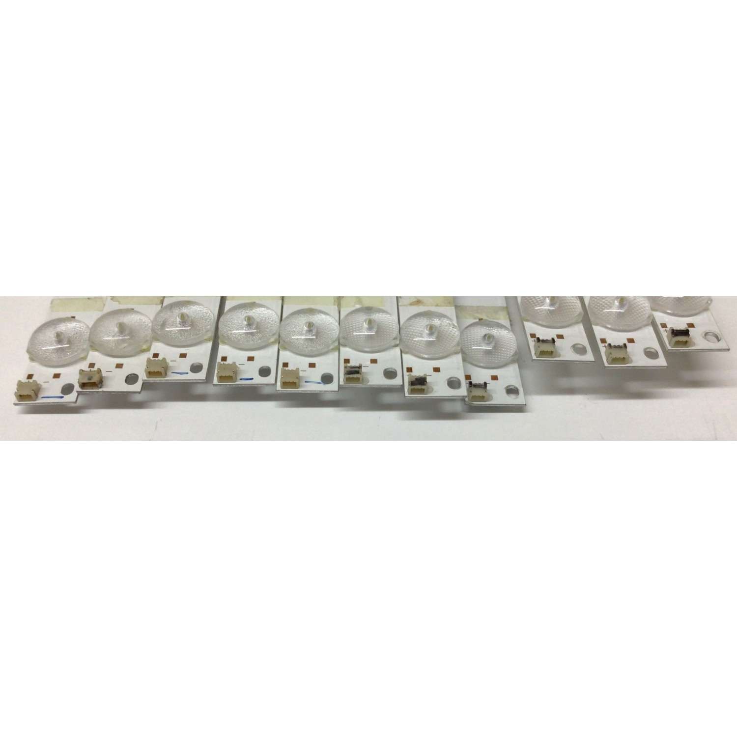 KIT DE LED'S PARA TV SCEPTRE ((INCOMPLETO SOLO 11 PIEZAS)) / NUMERO DE PARTE 3BL-T5664102-18 / 2301055F700170 / JS-QD822FKND-0001 / JS-QD812FKLN-1090 / MODELOS U550CV-UMC / 55L6 - Imagen 2
