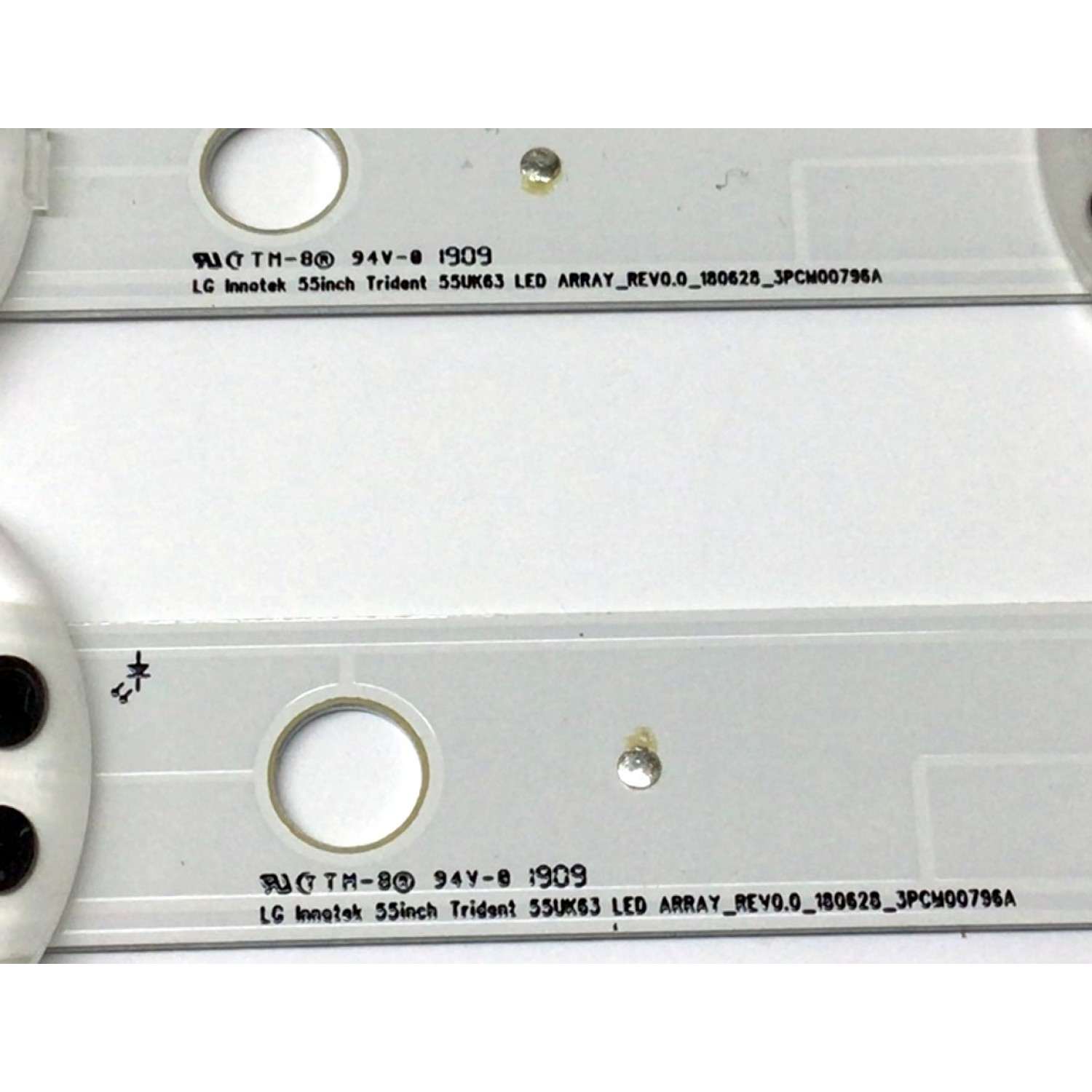 KIT DE LED'S PARA TV LG ((3 PIEZAS)) / NUMERO DE PARTE EAV64013702 / 3PCM00796A / LGIT.55UK63.REV00.170615 / LG INNETEC TRIDENT 55UK63 LED ARRAY_REV0.0_180628_3PCM00796A / PANEL NC550EQG-AAHH1 / LC550EQ9(SM)(A1) / MODELO 55NANO81ANA / 55NANO81ANA.BUSWLOR - Imagen 2