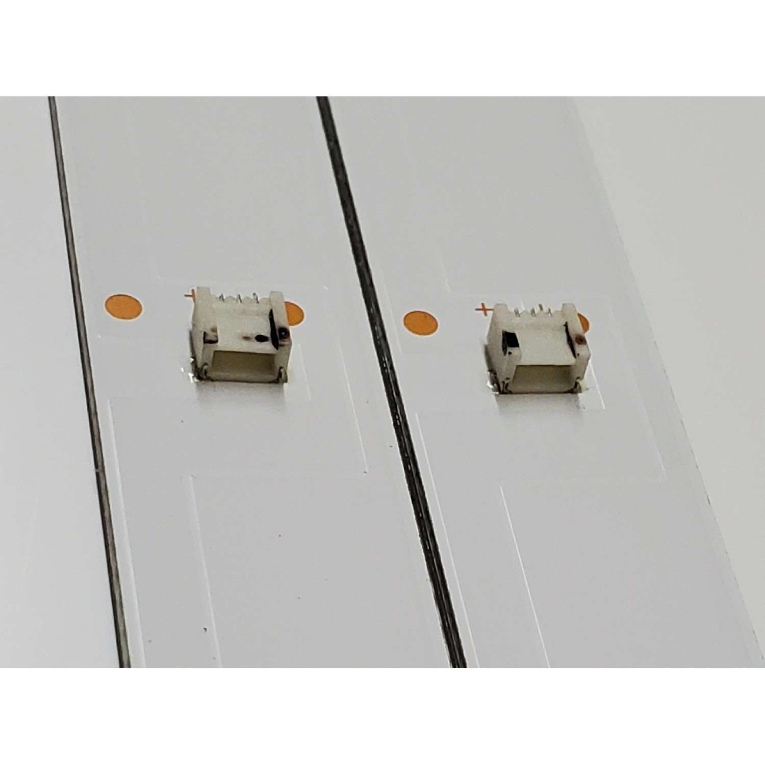 KIT DE LED'S PARA TV ACONATIC ((2 PIEZAS)) / NUMERO DE PARTE K320WDD1 / K320WDD1 A3 / 4708-K320WD-A3113N11 / 471R1P62 / K320WDD1 18C053 / L-2-B7-3 0B / MODELOS 32HS522AN / 32HS534AN - Imagen 5