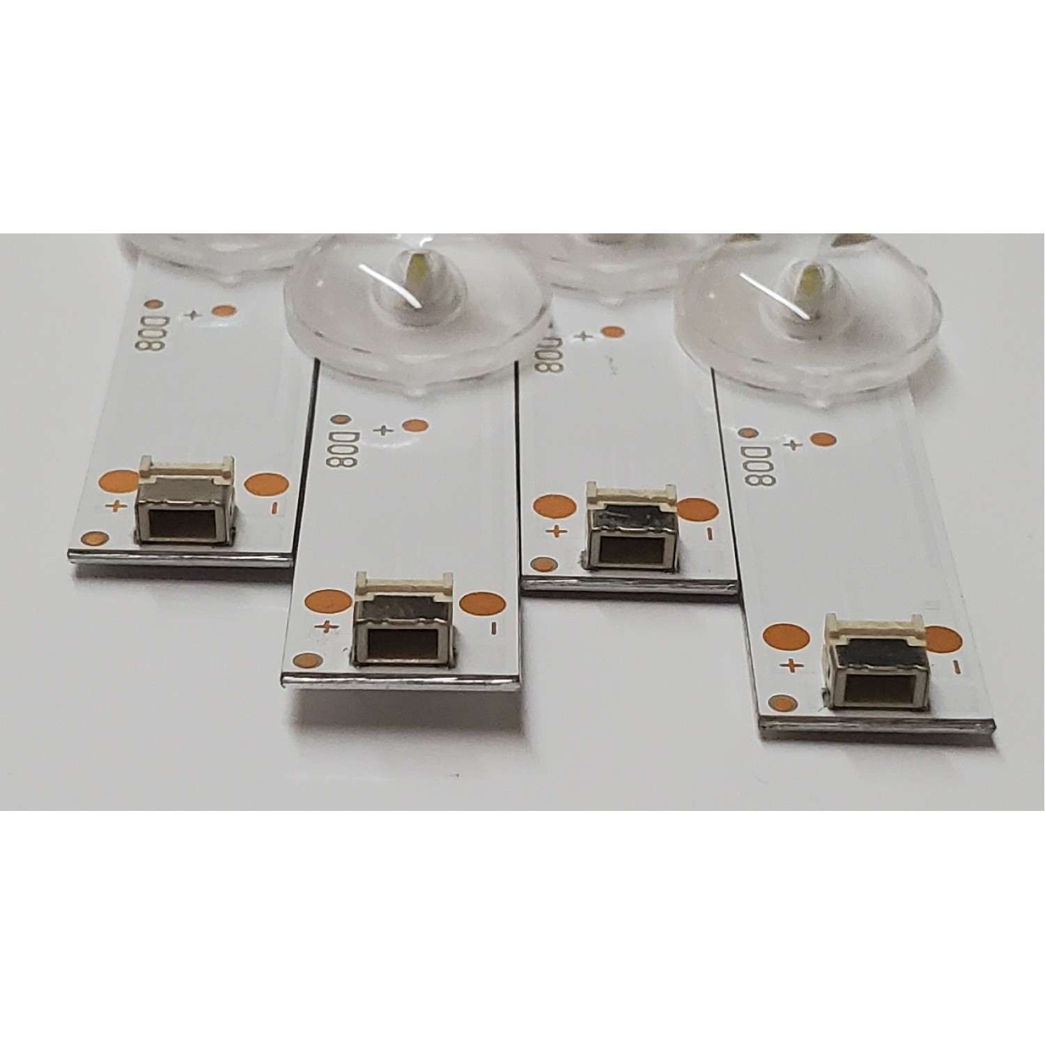 KIT DE LED'S PARA TV INSIGNIA ((4 PIEZAS)) / NUMERO DE PARTE LB500Z / CEJJ-LB500Z-8S1P-M3030-AH / 210BZ08D0B334BLC3K / SW-LE486558 / 211C4A00002X / PANEL TPT500B5 / MODELO NS-50DF710NA21 - Imagen 4