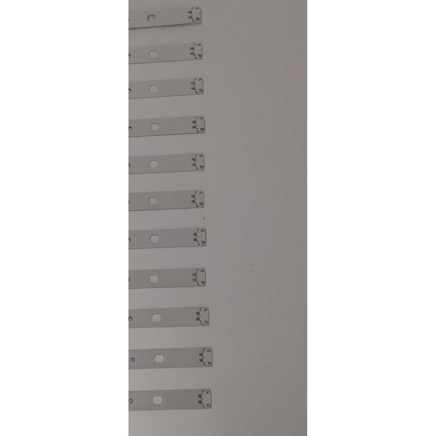 KIT DE LEDS PARA TV LG ORIGINAL 22 PIEZAS / NUMERO DE PARTE EAV65034401 / EAV65034501 /SSC_SLIM_TRIDENT_86UP80_BOE_A_PTN8_REV00_220128 / SSC_SLIM_TRIDENT_86UP80_BOE_B_PTN8_REV00_220128 / PANEL NC860TQF-VBLH2 / MODELO 86UQ9050PSC / 86UQ7070ZUD - Imagen 2