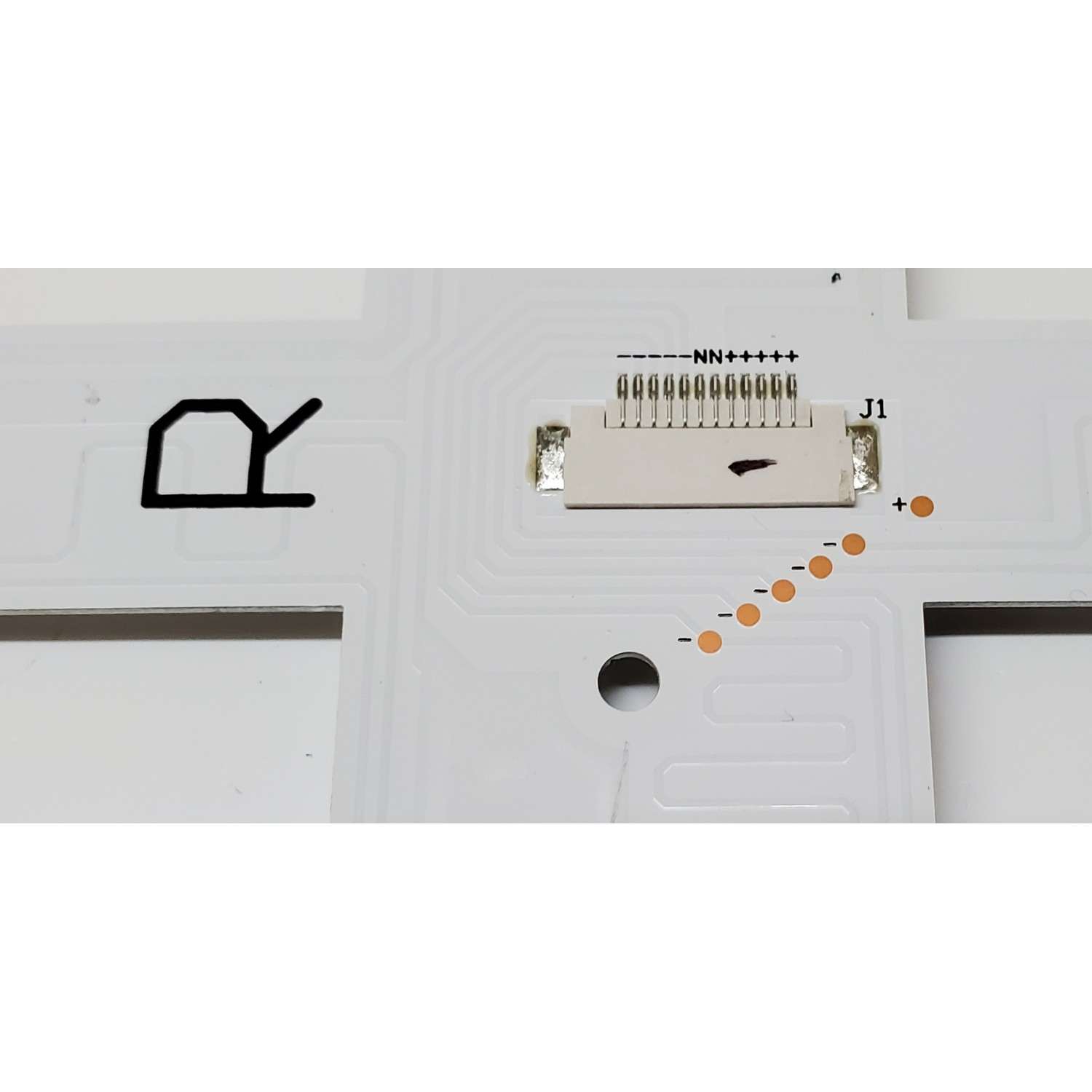 KIT DE LED'S PARA TV TCL ((8 PIEZAS)) / NUMERO DE PARTE 75S55-LD3030L-4X20YH-20211123 / 75S55-LD3030R-4X20YH-20211123 / B0101-000371 / B0101-000372 / 221104-12W94 / 828577 / 828596 / E496757 / DISPLAY ST7461D03-2 / MODELO 75S555 - Imagen 4
