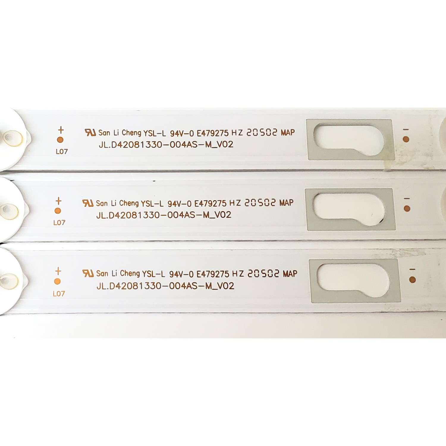 KIT DE LED'S PARA TV JVC ((3 PIEZAS)) / NUMERO DE PARTE JL.D42081330-004AS-M_V02 / 4C-B420T-JF3C / 19AE630 / N210126 / DISPLAY JE415D3HA0L / MODELO SI42FR - Imagen 2