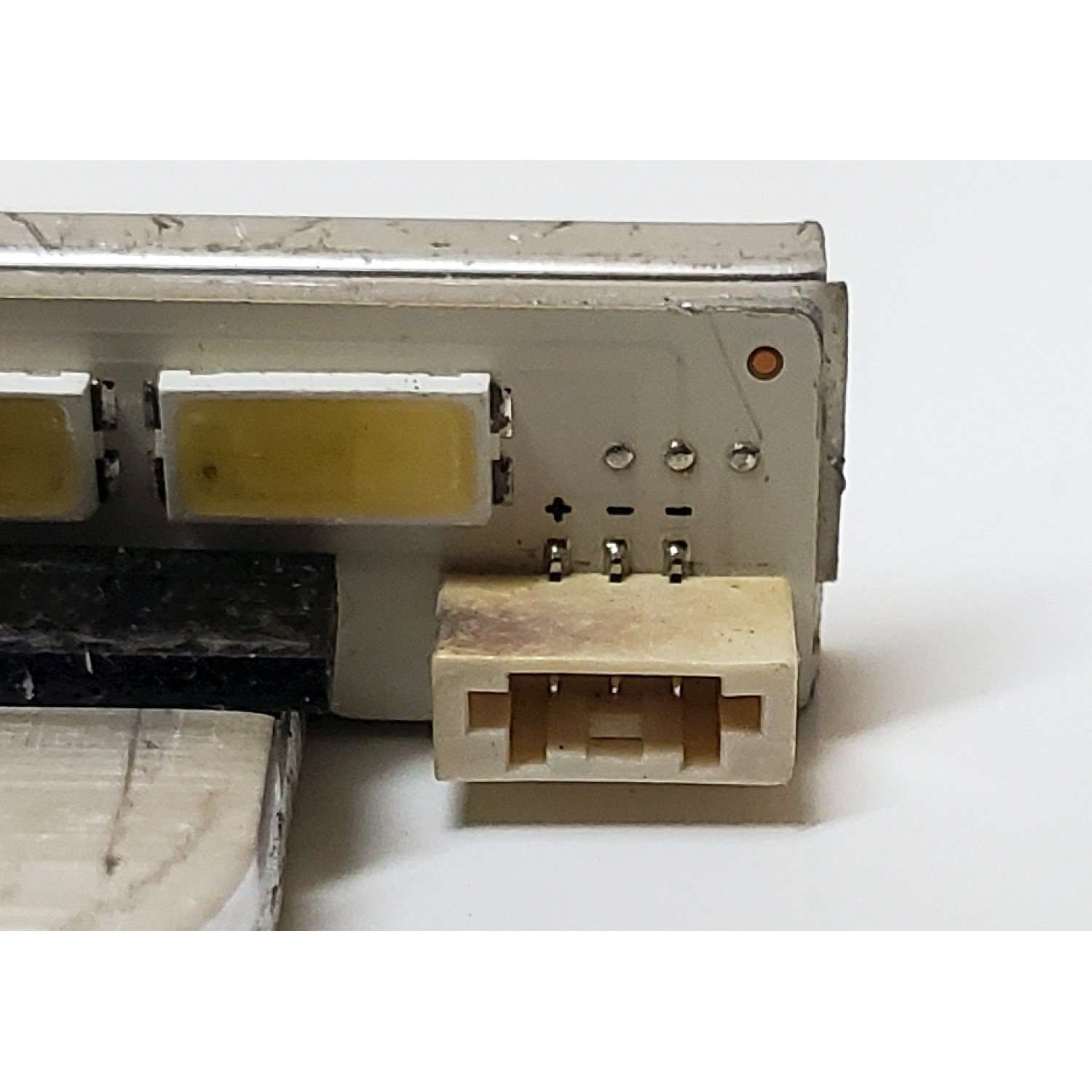 KIT DE LED'S PARA MONITOR SMART® ((2 PIEZAS)) / NUMERO DE PARTE STS700A02_54LED_ATYPE_REV.4_120725 / STS700A02_54LED_BTYPE_REV.4_120725 / LJ64-03750A / I030719A0 / BN61-17499A002 / PANEL LTI700HA02 / MODELO SBID8070I-G4 / ((MEDIDAS 88CM x 28CM)) - Imagen 6