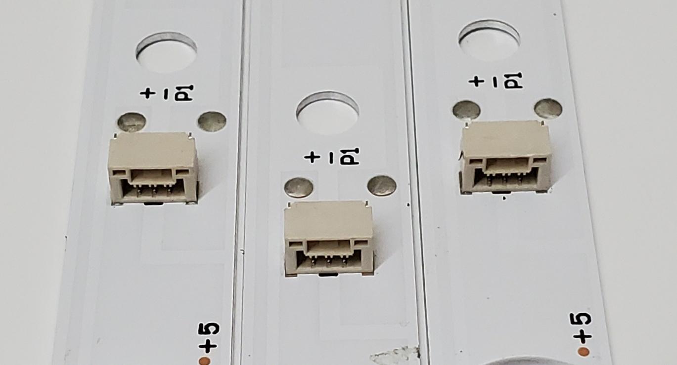 KIT DE LEDS ORIGINAL PARA TV HKPRO 3 PIEZAS / NUMERO DE PARTE 43HR332M08AC V1 / 4C-LB430T-HRFC / 43D2000 / 43D2000 8*3 / 43HR332M08AC / PANEL LVF430HKDX / DISPLAY PT430CT03-14 / MODELO HKP43R01 - Imagen 2