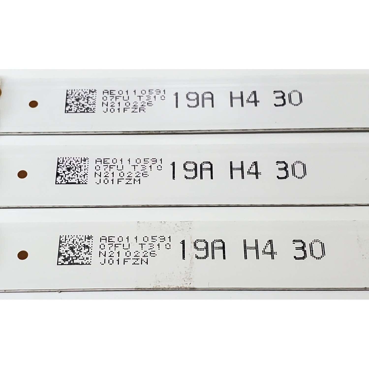KIT DE LED'S PARA TV WINIA ((3 PIEZAS)) / NUMERO DE PARTE JL.D43081330-031FS-M_V01 / D43N218 / E78030 / AE0110591 / PANEL LC430EQY (SN)(A2) / DISPLAY HV430QUB-N1D / MODELO U43B9000QN - Imagen 3