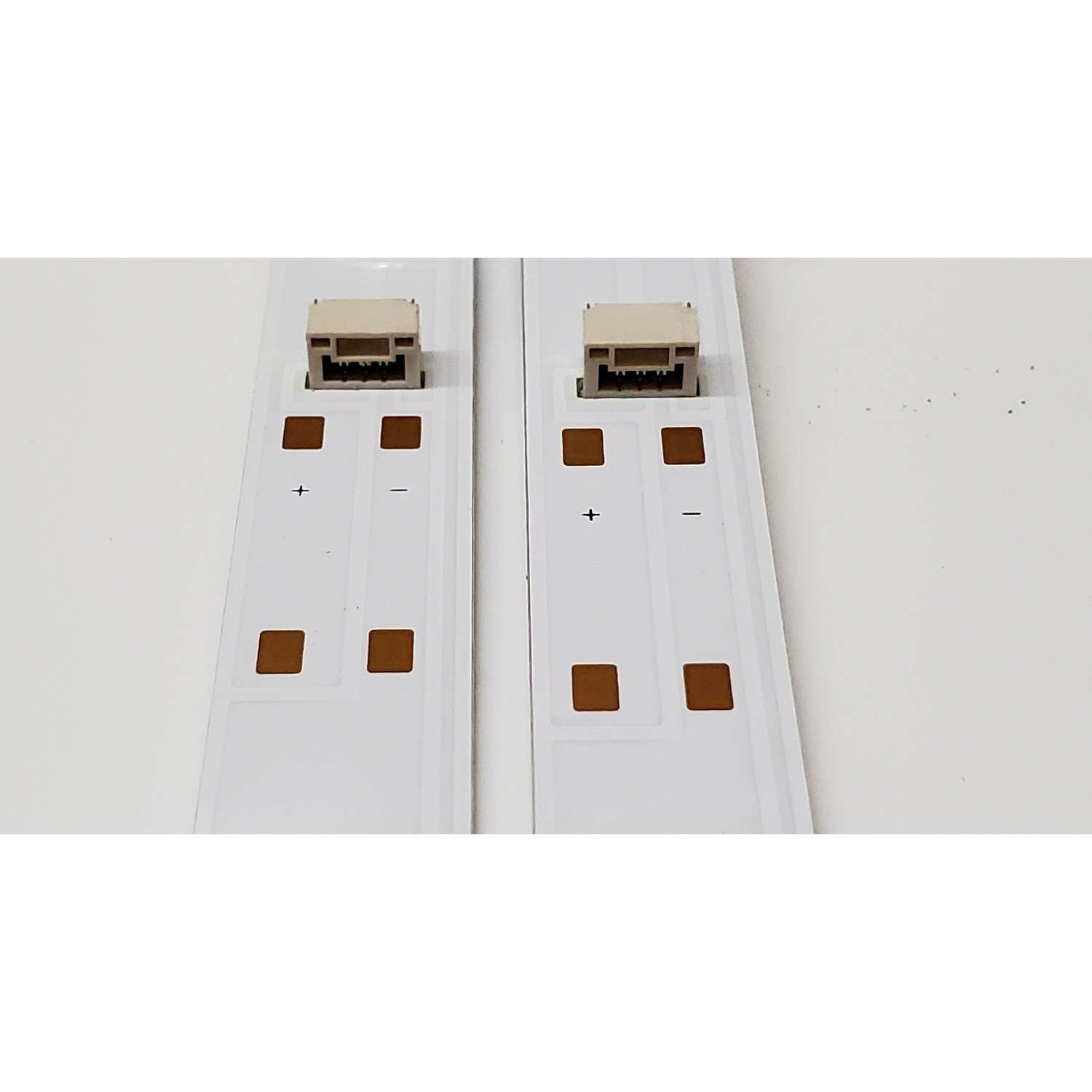 KIT DE LEDS ORIGINAL PARA TV HKPRO 2 PIEZAS / NUMERO DE PARTE TCL40D08-ZC62AG-08D / 303TC400038D / 4C-LB400T-ZC2C / TC400M05 / PANEL LVF400CMDX / DISPLAY V400HJ9-PE1 REV.C4 / MODELOS HKP40SM11 / ATV-40HDR - Imagen 2