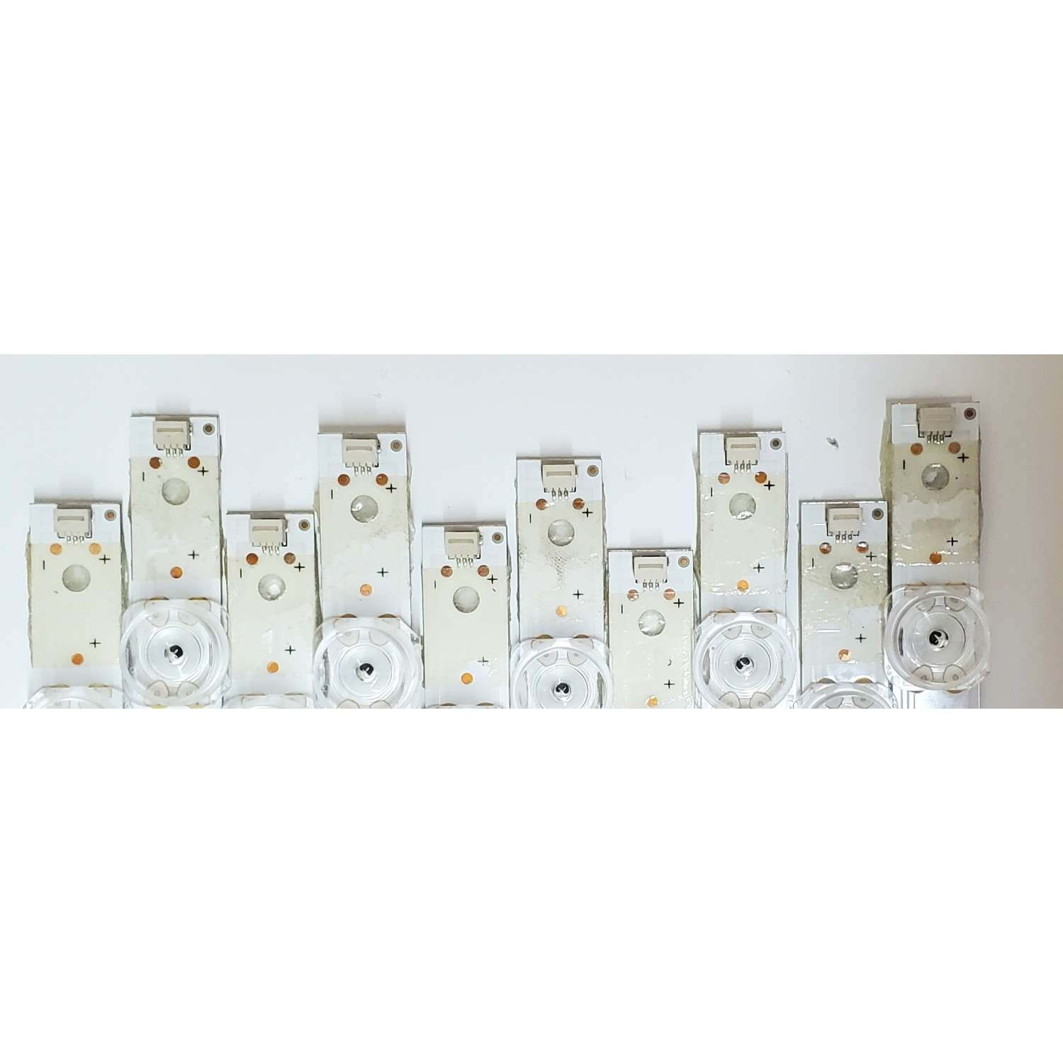 KIT DE LED'S PARA TV POLAROID ((10 PIEZAS)) / NUMERO DE PARTE JL.D55051330-170DS-M_V01_14MM / N200826 / 203-011-0102H / 18BF532 / PANEL LSC550FN11-201 / MODELO 55T7U - Imagen 4