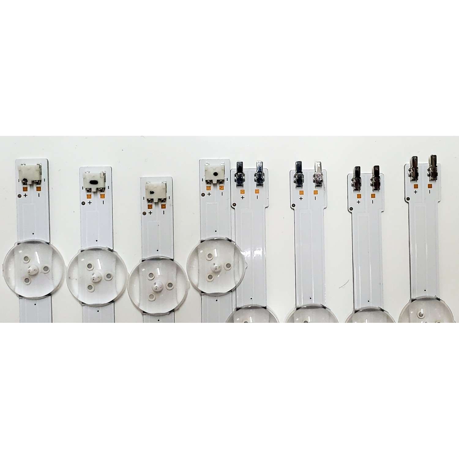 KIT DE LED'S PARA TV SAMSUNG ((8 PIEZAS)) / NUMERO DE PARTE BN96-46570A / BN96-46571A / V8DN-430SMB-R1 / V8DN-430SMA-R1 / MODELOS UN43J / UE43N / UA43N / HG43AJ / LH43BENELGA/ZX / LH43BERBLGAXGO BA01 / MAS MODELOS EN DESCRIPCIÓN - Imagen 3