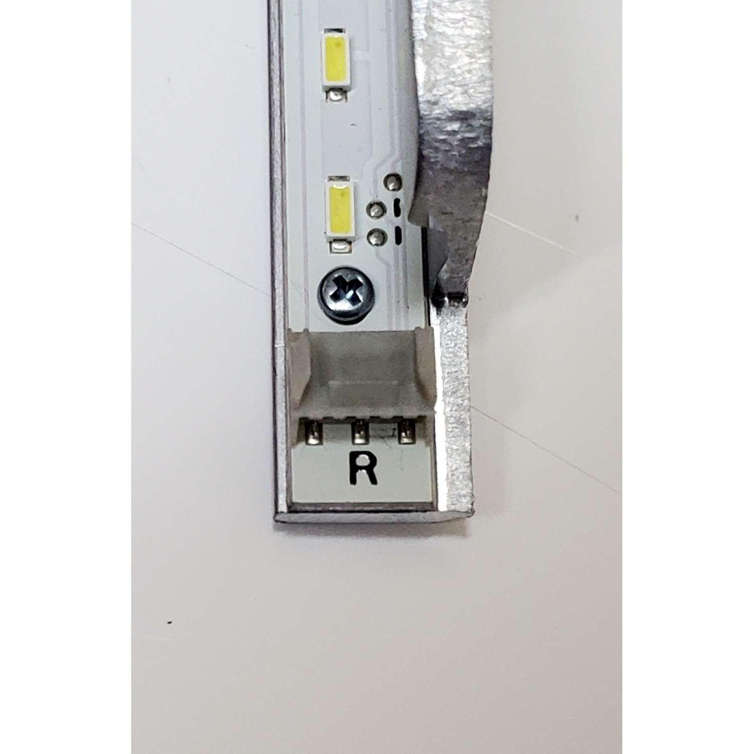 LED PARA TV ((1 PIEZA)) / NUMERO DE PARTE NLAW10100R / NLAW10100L / 32Y42L / 32Y42R / 020NLY-L4 / 110310B-0340 / 110310B-0343 / PANEL VVX32F101G00 / MODELOS TC-L32E3 / TX-L32E3B / TX-L32E3E / TX-L32E30B - Imagen 3