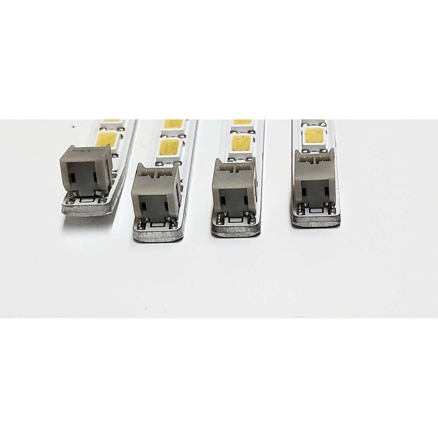 KIT DE LED'S PARA TV SAMSUNG ((4 PIEZAS)) / NUMERO DE PARTE LMB-5500BM12 / LMB5500BM12 / LJ64-02391A / LJ64-02386A / PANEL LTF550HQ02 A07 / MODELO UN55C7000 / UN55C7000WFXZA AQ01 - Imagen 3