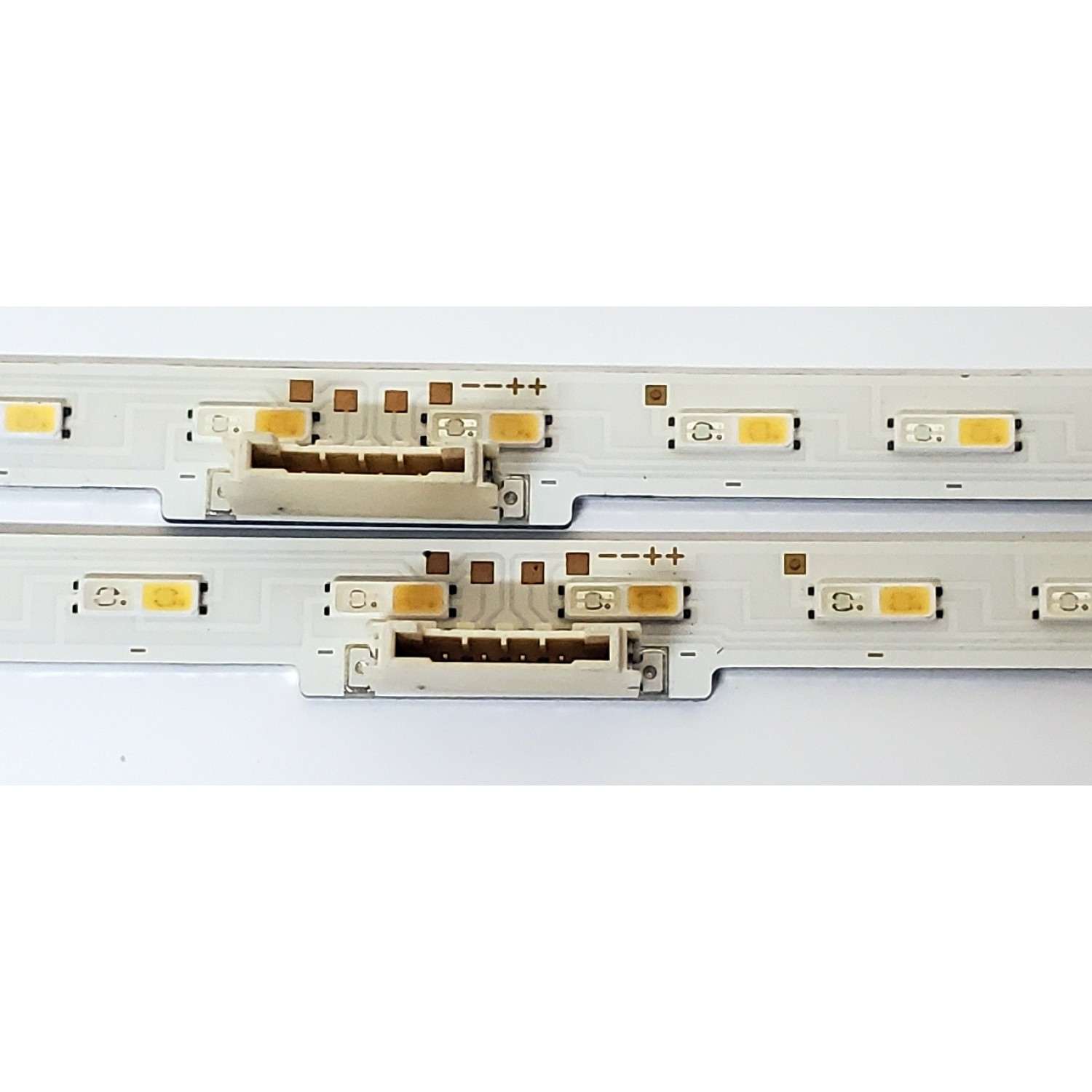 KIT DE LED'S PARA TV SAMSUNG ((2 PIEZAS)) / NUMERO DE PARTE BN96-50383A / V0T6-550SM0-R0 / BN61-16159A / 50383A / PANEL´S CY-RT055FGLV3H / CY-RT055HGHV4H / MODELOS QN55Q70TAFXZA / QN55Q60TBFXZA - Imagen 2