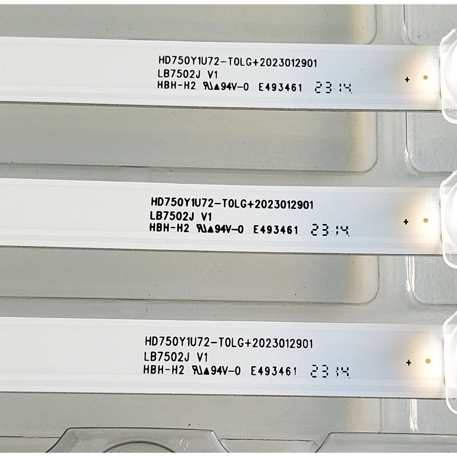 KIT DE LED'S ((NUEVOS)) PARA TV HISENSE ((12 PIEZAS)) / NUMERO DE PARTE LB7502J V1 / HD750Y1U72-T0LG+2023012901 / 1310084S00 / PANEL HD750Y1U72-T0L2 / MODELO 75A65K - Imagen 3