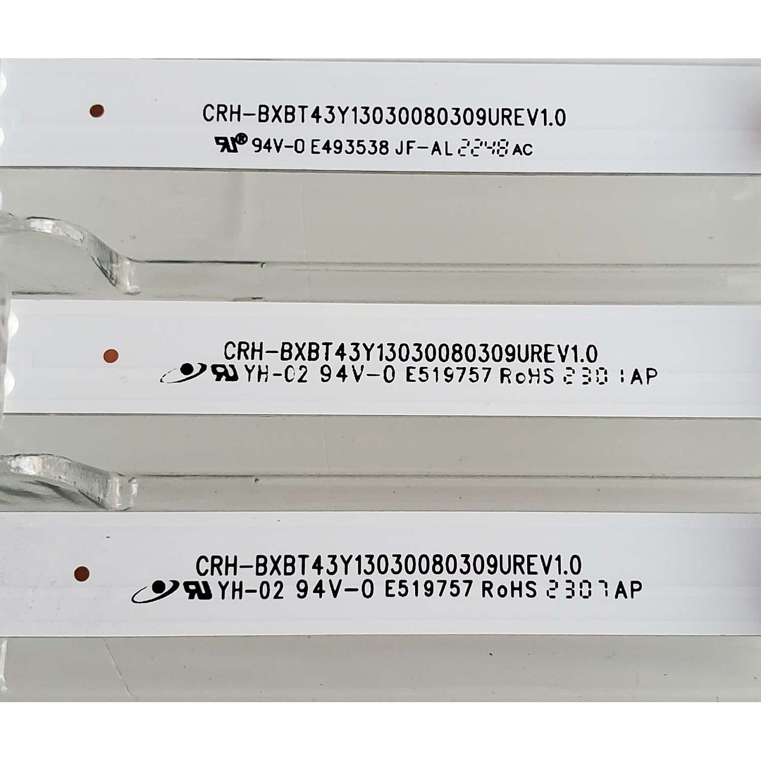 KIT DE LED'S ((NUEVOS)) PARA TV HISENSE / TOSHIBA ((3 PIEZAS)) / NUMERO DE PARTE CRH-BXBT43Y13030080309UREV1.0 / HD425YU71-T0L2+2020092801+SVH430AG9 / 230109X / 1252536 / 25593600  / PANEL HD425Y1U71-T0L2 / MODELOS 43A6G / 43A68G / 43A6GX3 / 43C350KU - Imagen 3