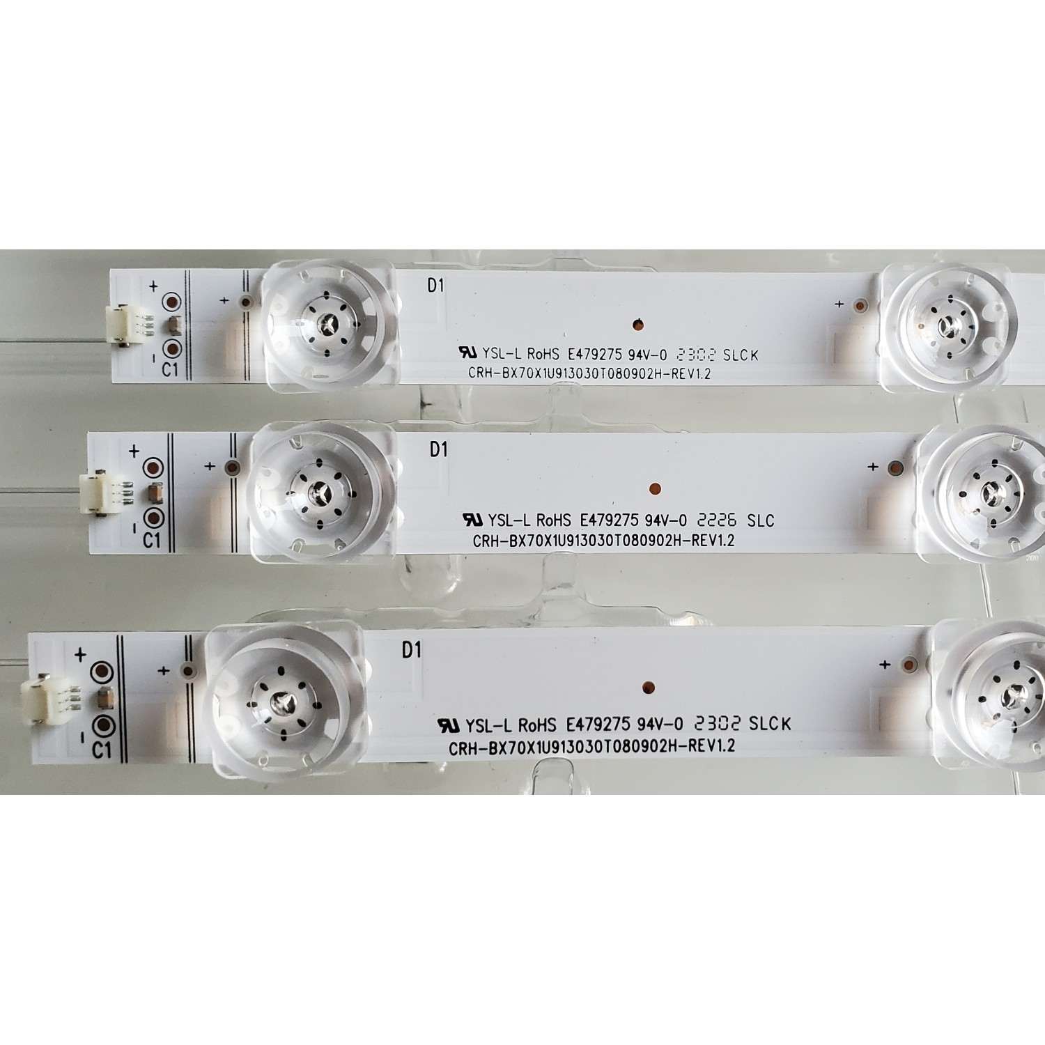 KIT DE LED'S ((NUEVOS)) PARA TV HISENSE ((8 PIEZAS)) / NUMERO DE PARTE CRH-BX70X1U913030T080902H-REV1.2 / HD700X1U91-L1 / 202000217 / SVH700A31 / 1252719 / PANEL HD700X1U91-L1 / CV700U2-T01 / MODELOS 70A6H / 70A6G / 70A65H / 70A61G / 70A6G3 / 70H6570G - Imagen 2