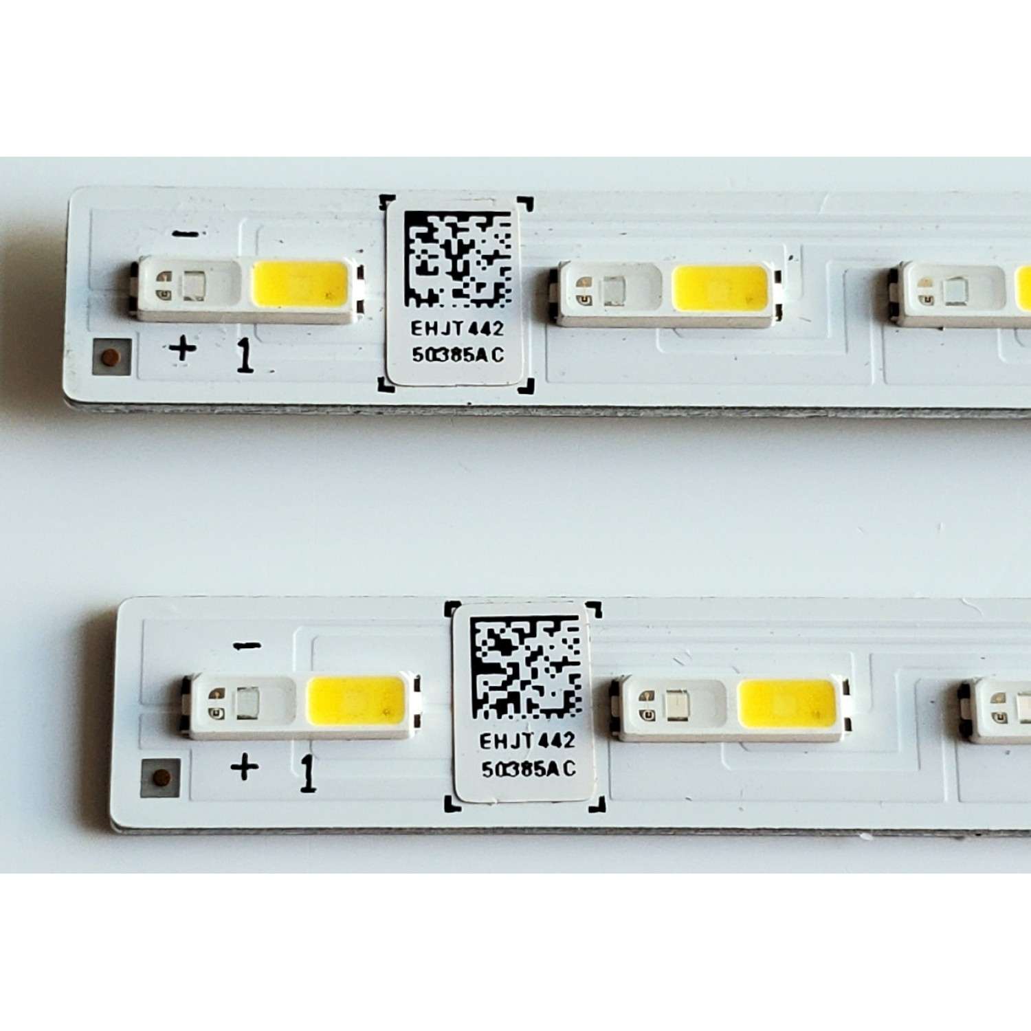 KIT DE LED'S PARA TV SAMSUNG QLED ((2 PIEZAS)) / NUMERO DE PARTE BN96-50385A / STC650AJO / STC650AJ0 / Q60/70T_STC650AJ0_7020_2iN1_BLUE_62LED_REV1.0_191107 / Q60/70T_STC650AJ0_7020_2iN1_BLUE_62LED_REV2.0_200302 / MODELOS QN65Q7DTAFXZA / QN65LS03TAFXZA - Imagen 3