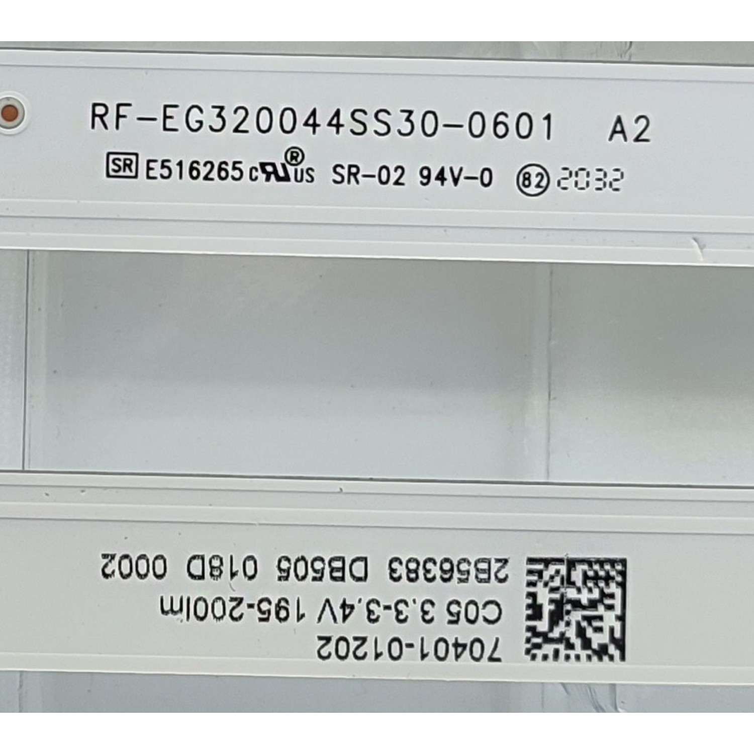KIT DE LED´S (( NUEVOS )) PARA TV HISENSE (( 2 PZ )) NUMERO DE PARTE 70401-01202 / RF-EG320044SS30-0601 A2 / C05 3.3-3.4V 195-200LM / 2A96004 DA915 0370 0101 / PANEL BOEI320WX-01 / MODELOS 32H4G / 32H5500G / 32H4030F3 / 32H4G5 - Imagen 3