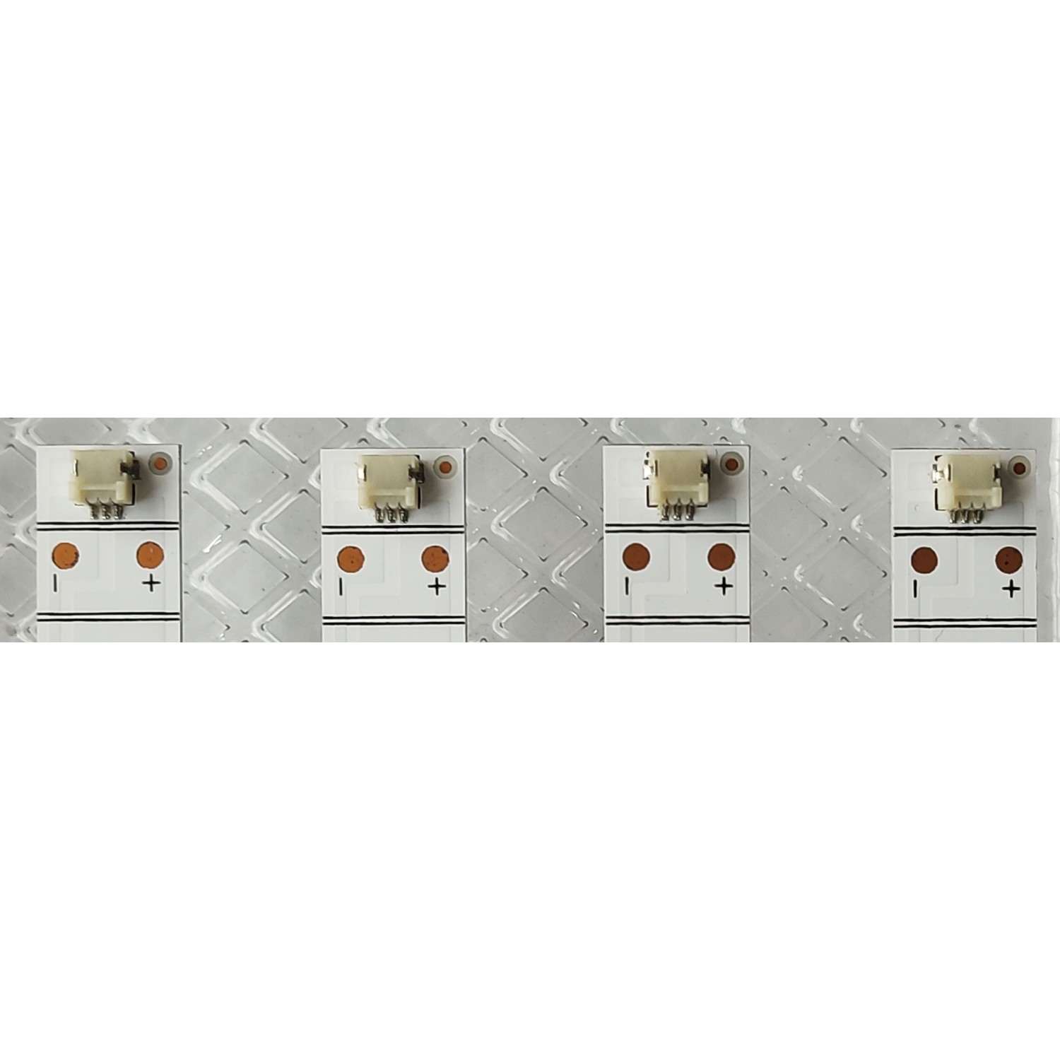 KIT DE LEDS NUEVOS PARA TV HISENSE ORIGINAL 4 PIEZAS / NUMERO DE PARTE JL.D550A1330-003BS-M_V01 / 2021020401 / HD550Y1U62-T0L6 / 1258694 / MODELOS 55R6G / 55A6G / 55R6095G5 / 55R6070G / 55E7HQ / 55A6H / 55A65H / 55R7G5 / 55C350KU / 55C350LU - Imagen 4