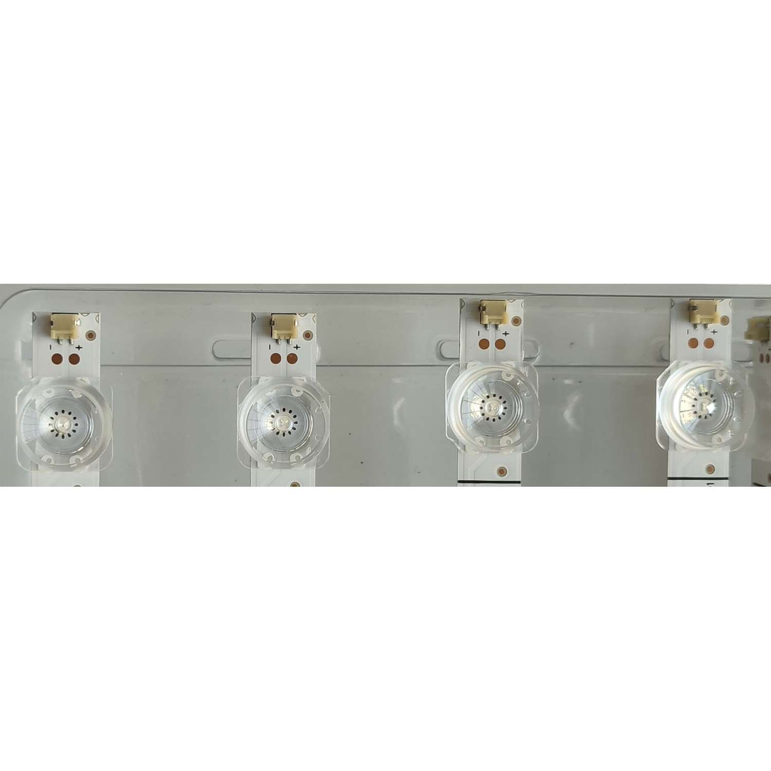 KIT DE LED´S (( NUEVOS )) PARA TV HISENSE (( 4 PZ )) NUMERO DE PARTE HXLB21031 / HD580X1U91+2021031801+APT-HXLB21031 / 220220A 06899 B1 1219155 / PANEL HD500Y1U51-T0L2\S0\GM\MCKD3AA\ROH / MODELOS 50A6G / 50A6GX3 / 50A6GX / 50C350KU - Imagen 2