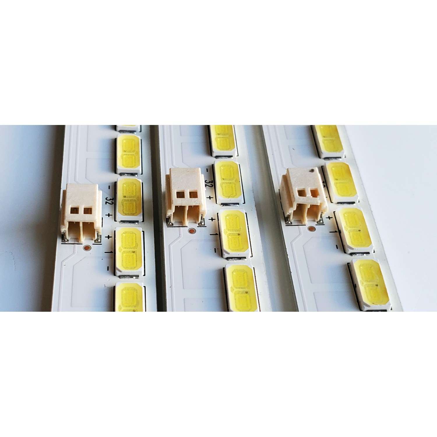 KIT DE LED'S PARA TV SHARP ((3 PIEZAS)) / NUMERO DE PARTE 5369ZZ / LG INNOTEK 70INCH 7030PKG 64EA REV0.1_20120921 / 20120921 / PANEL JE695D3GW8CD / MODELOS LC-70LE657U / LC-70LE550U - Imagen 3