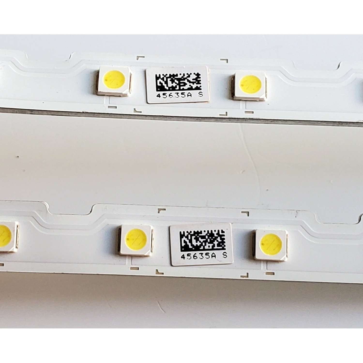 KIT DE LED'S PARA TV SAMSUNG (2 PIEZAS) / NUMERO DE PARTE BN96-45635A / LM41-00570A / LM41-00614A / L1_NU7.1/7.3 F5_CDM_S27(2) R1.3_S1C_100 / PANEL`S CY-NN065HGLV2H / CY-NN065HGLV8H / CY-CN065HGLV2H / MODELOS UN65RU / UN65NU / MAS MODELOS EN DESCRIPCIÓN - Imagen 2
