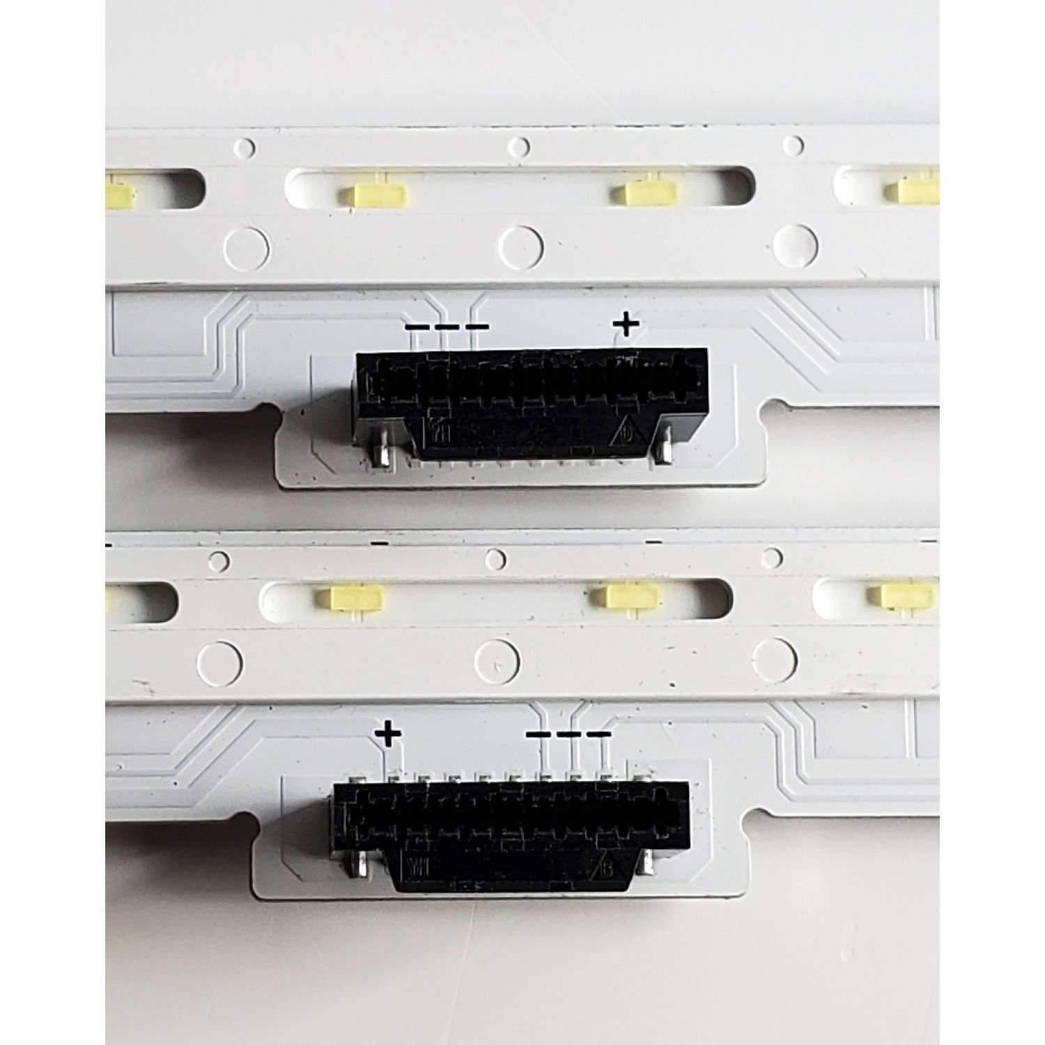 KIT DE LEDS ORIGINAL PARA TV LG 2 PIEZAS / NUMERO DE PARTE LC50490042A / LC50490043A / HC500EQF / SSC_HS_HC500EQF-VKGA1_60LED_L_REV02_210728 / SSC_HS_HC500EQF-VKGA1_60LED_R_REV02_210728 / MODELOS 50QNED80AQA / 50QNED80UQA - Imagen 4