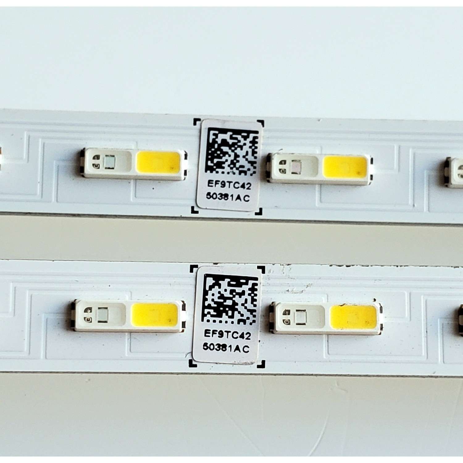 KIT DE LED'S PARA TV SAMSUNG ((2 PIEZAS)) / NUMERO DE PARTE BN96-50381A / STC430AE1 / Q60/Q70T_STC430AE1_7020_2in1_BLUE_38LED_REV1.0_191107 / 50381A / PANEL CY-RT043HGAV2H / MODELO QN43Q60 / QN43Q60TAFXZA - Imagen 4