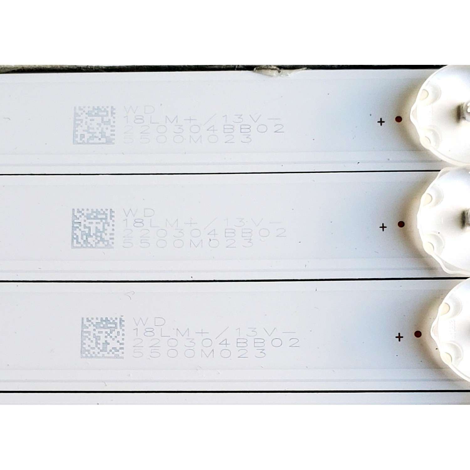 KIT DE LED'S PARA TV ONN ((6 PIEZAS)) / NUMERO DE PARTE LED55D12-ZC42AG-03D / 30355012004D / YSL-L E479275 / DISPLAY V550DJ2-Q01 REV.D1 / MODELO 100071701 ((55 PULGADAS)) - Imagen 4