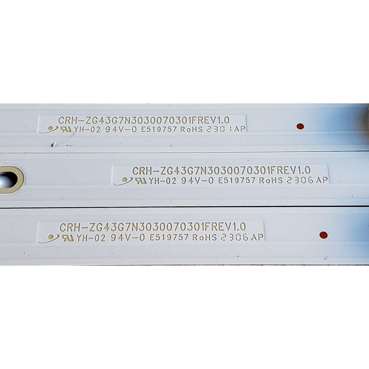 KIT DE LED'S PARA TV WESTINGHOUSE ((3 PIEZAS)) / NUMERO DE PARTE CRH-ZG43G7N3030070301FREV1.0 / 43G5C / 43G7N / Y182-L05-JA-2 / 257086 / B230305A1Z / PANEL C430Y19-5C / DISPLAY V430DJ1-Q01 REV.D2 / MODELO WR43UX4210 - Imagen 2