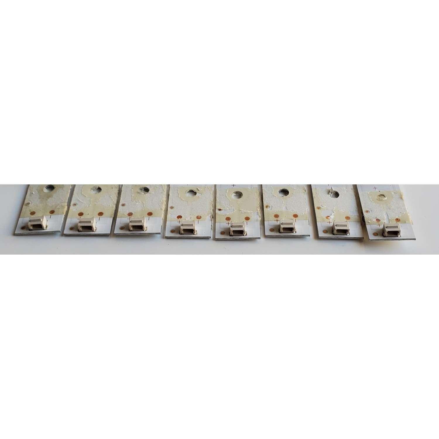 KIT DE LED'S PARA TV POLAROID ((8 PIEZAS)) / NUMERO DE PARTE JL.D50051330-170DS-M_V01 / 19AF430 / D200311 / 203-011-0069H / T301 / PANEL CC495PU1L01 / DISPLAY V500DJ6-QE1 / MODELOS 50T7U / WT50U7 - Imagen 4