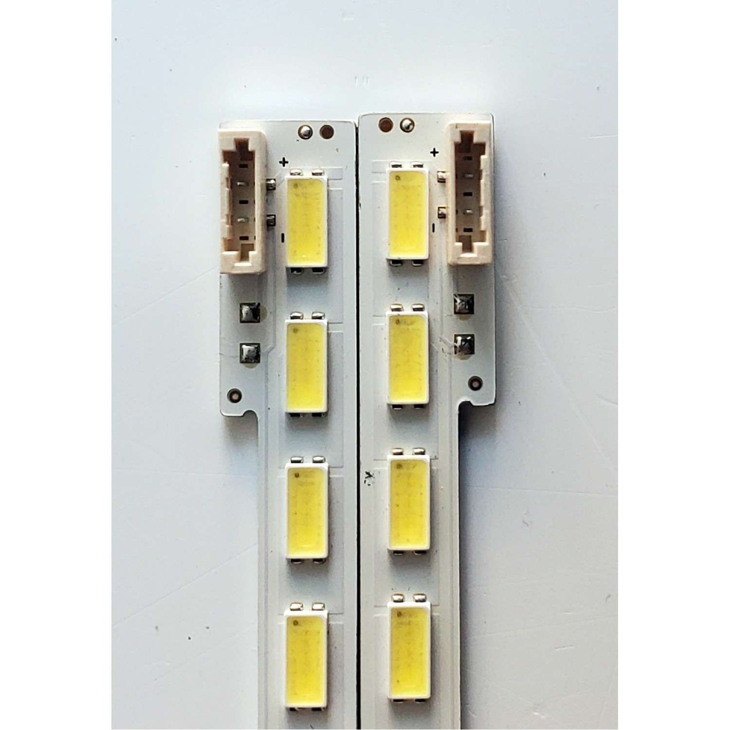 KIT DE LED'S PARA TV SONY ((2 PIEZAS)) / NUMERO DE PARTE SLED 2012SLS40 7030 44 L REV1.2 / SLED 2012SLS40 7030 44 R REV1.2 / 2012SLS40 / PANEL LTY400HF10 / MODELO KDL-40EX640 - Imagen 5