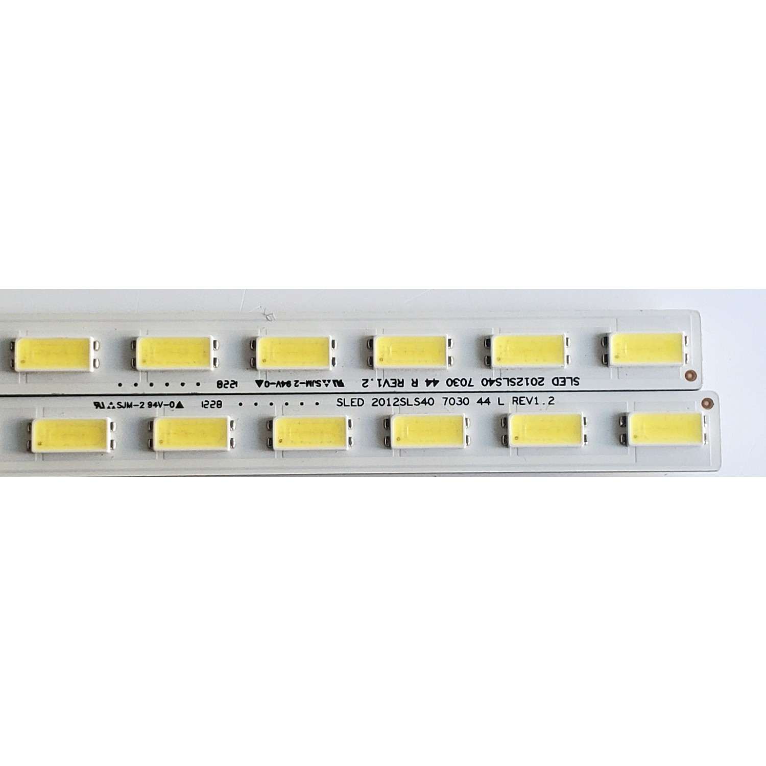 KIT DE LED'S PARA TV SONY ((2 PIEZAS)) / NUMERO DE PARTE SLED 2012SLS40 7030 44 L REV1.2 / SLED 2012SLS40 7030 44 R REV1.2 / 2012SLS40 / PANEL LTY400HF10 / MODELO KDL-40EX640 - Imagen 3