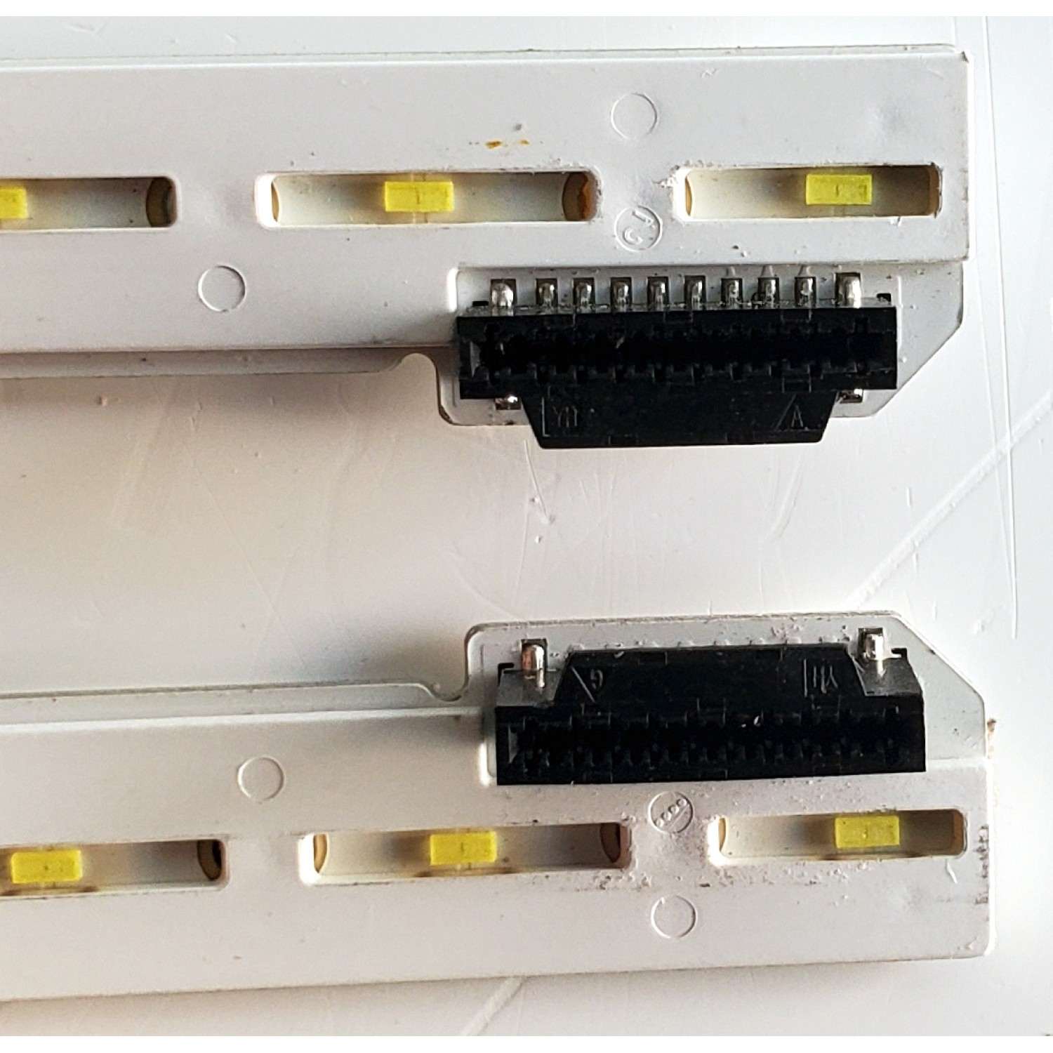 KIT DE LED'S PARA TV LG ((2 PIEZAS)) / NUMERO DE PARTE 6916L-3047A / 6916L-3048A / V17 ART3 3048 REV2.0 / V17 ART3 3047 REV2.0 / 6916L3047A / 6916L3048A / PANEL LC550EGG (FL)(M2) / LC550EGG (FK)(M3) / MODELOS 55UK6500AUA / 55UJ6540 - Imagen 2