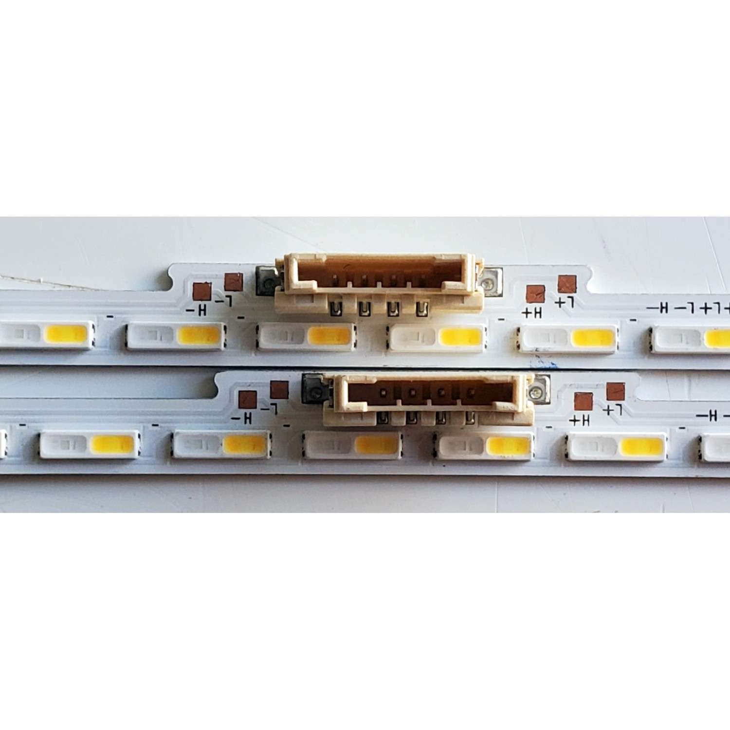 KIT DE LED'S PARA TV SAMSUNG ((2 PIEZAS)) / NUMERO DE PARTE BN96-52593A / LM41-01048A / BN9652593A / E4734858 / L1_Q60A  / L1_Q60A D3_DFM S50(1)_R1.0 UA5_100 / BN9652593A / MODELO QE43Q60AW / QN43Q60 / QN43Q60AAF / HG43Q60AANFXZA - Imagen 3