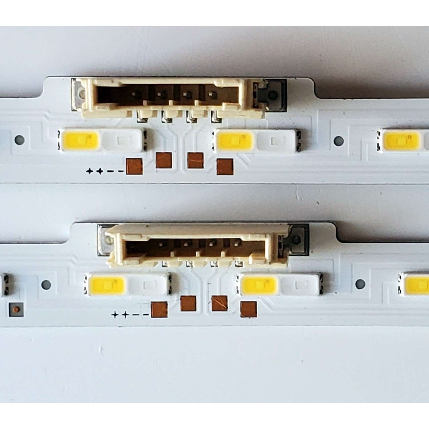 KIT DE LED'S PARA TV SAMSUNG ((2 PIEZAS)) / NUMERO DE PARTE BN96-50383A / 50383A / LM41-00845A / L1_Q7060T_E5_DUM_S48(1)_R1.3_TC9_100_LM41-00845A / L1_Q7060T_E5_DUM_S48(1)_R1.2_TAU_100_LM41-00845A / PANEL CY-RT055HG / MODELO QN55Q60 / QN55Q60TAFXZA CD05 - Imagen 4