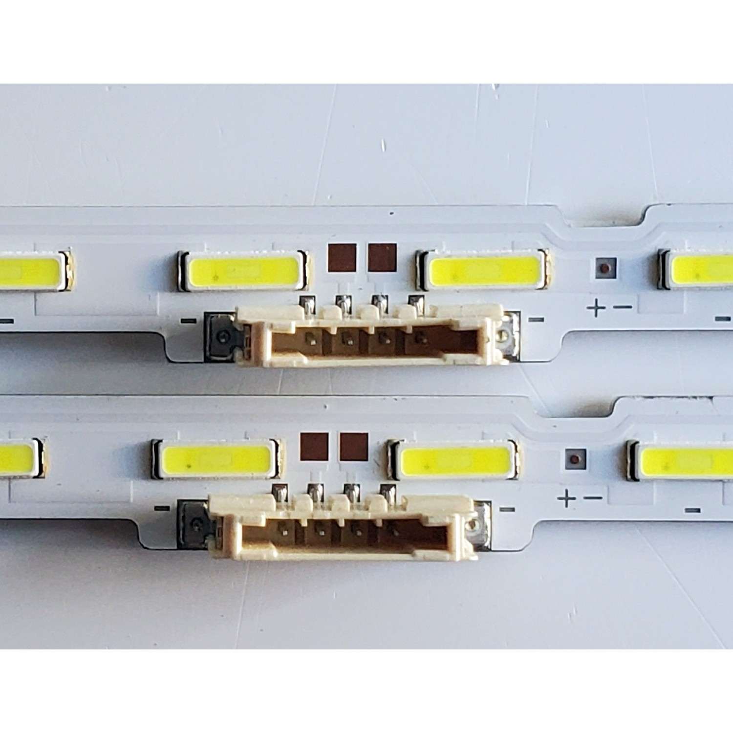 KIT DE LED'S PARA TV SAMSUNG ((2 PIEZAS)) NUMERO DE PARTE BN96-46032A / LM41-00610A / BN9646032A / L1_NU7.4/7.5_F5_CEM_S54(1)_R1.3_S1C_100_LM41-00610A / PANEL CY-NN065H / MODELOS UN65NU / UE65NU / UE65RU / UA65RU / UN65RU / MAS MODELOS EN DESCRIPCIÓN - Imagen 3