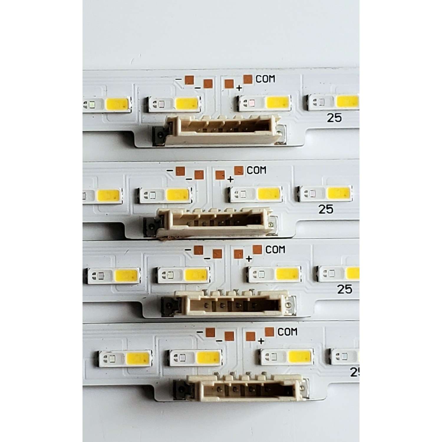KIT DE LED'S PARA TV SAMSUNG QLED ((4 PIEZAS)) / NUMERO DE PARTE BN96-50387A / STC820A10 / Q60/70T_STC820A10_7020_2iN1_BLUE_46LED_REV2.0_200302 / Q60/70T_STC820A10_7020_21N1 / Q60/70T_STC820A10_7020_2iN1_BLUE_46LED_REV1.0_191107 / MODELOS QN82Q7 / QN82Q6 - Imagen 4