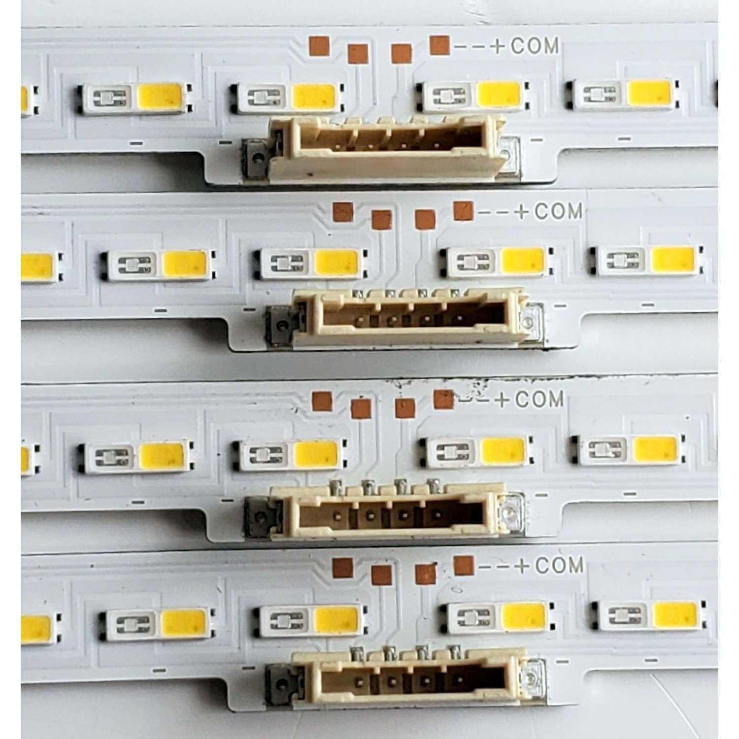 KIT DE LED'S PARA TV SAMUNG ((4 PIEZAS)) / NUMERO DE PARTE BN96-50386A / V0T6-750SM0-R0 / 50386A / V0T6-750SM0-R0 19.11.06 GS-AL2 / PANEL CY-RT075HGHV2H / MODELOS QN75Q70 / QN75Q60 / QN75Q6D / QN75Q7D / QN75Q7DTAFXZA FF02 / HG75TS03 / HG75TS030NFXZA - Imagen 4