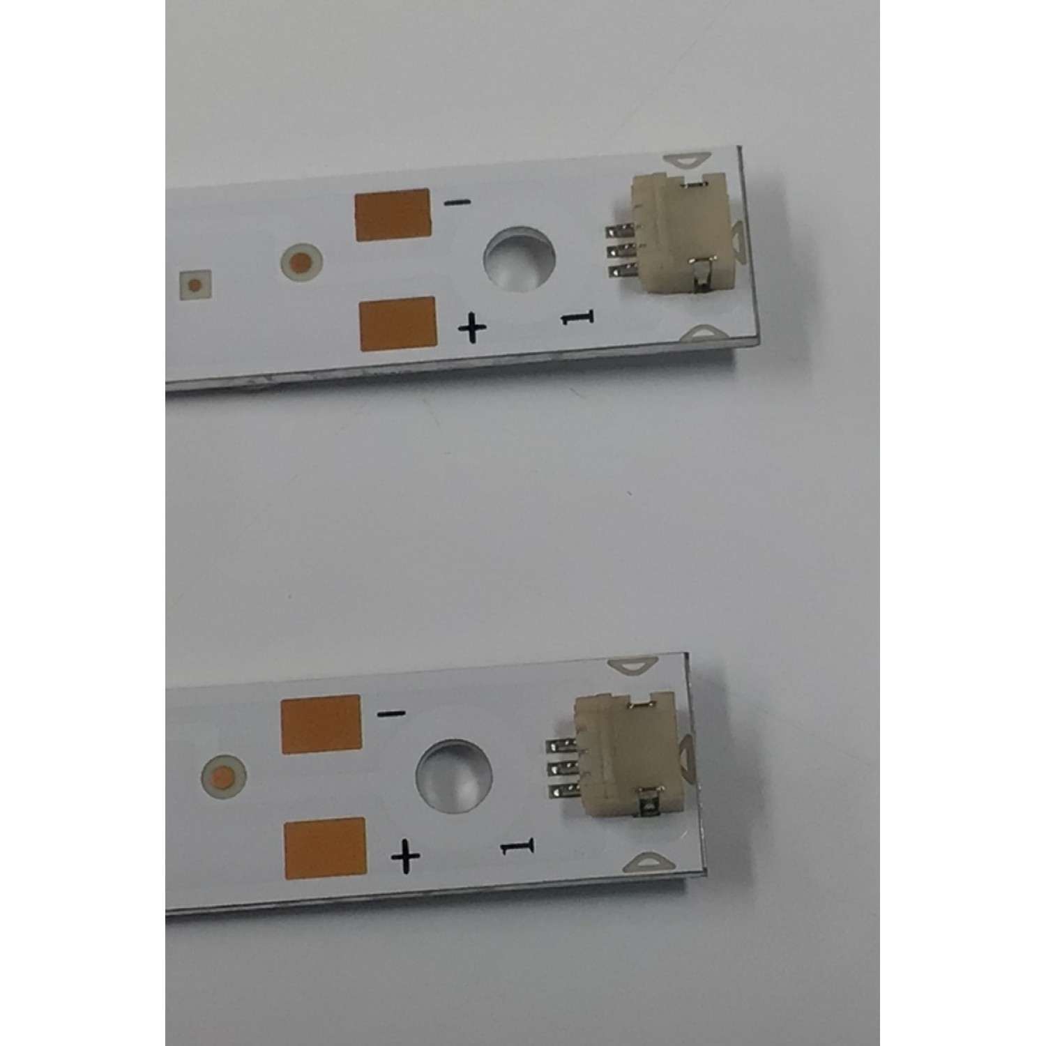 KIT DE LEDS PARA TV VIZIO ORIGINAL 2 PIEZAS / NUMERO DE PARTE 303IN400038D / INN40D06-ZC46AG-11D / B341C0000 / 47HAB0LB / 00FZAL  / PANEL V400HJ9-D03 / MODELO D40F-J09 - Imagen 4
