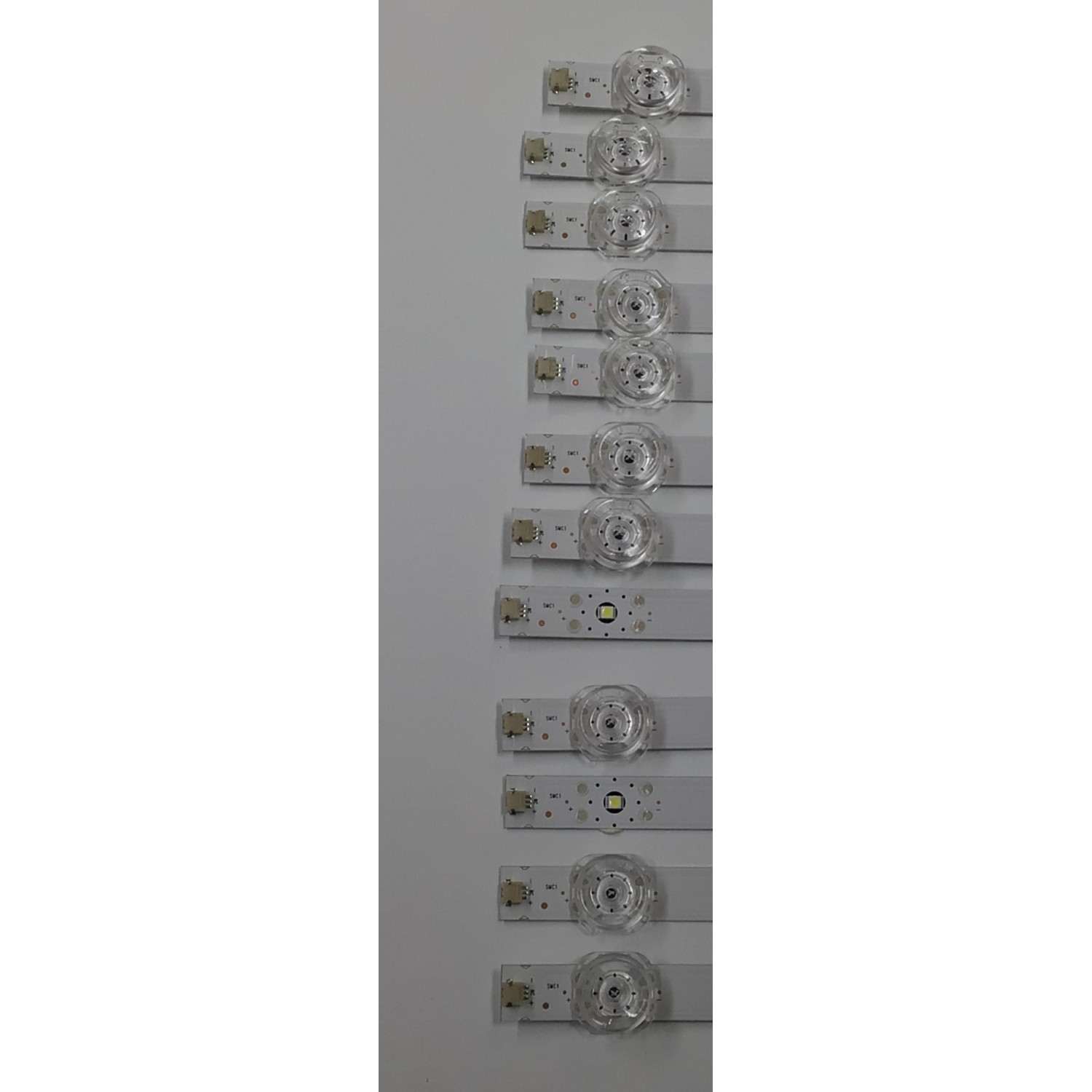 KIT DE LEDS ORIGINAL PARA TV VIZIO 12 PIEZAS / NUMERO DE PARTE 303HX750030D / HFSX75D06-ZC42AG-12D / 2300021202 / 230606BC03 / 70401-01713 / GC750M24 / PANEL BOEI750WQ1 / DISPLAY HV750QUB-F91 / MODELO V755X-K04 / V755M-K04 - Imagen 2