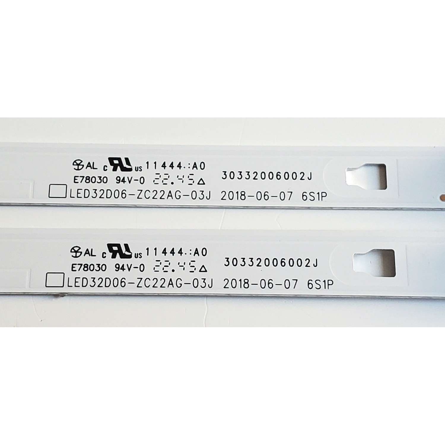 KIT DE LEDS PARA TV ONN ORIGINAL 2 PIEZAS / NUMERO DE PARTE LED32D06-ZC22AG-03J / 30332006002J / 32000M16 / 221027AB10 / E78030 94V-0 / MODELO 100012589 (32 PULGADAS) - Imagen 2