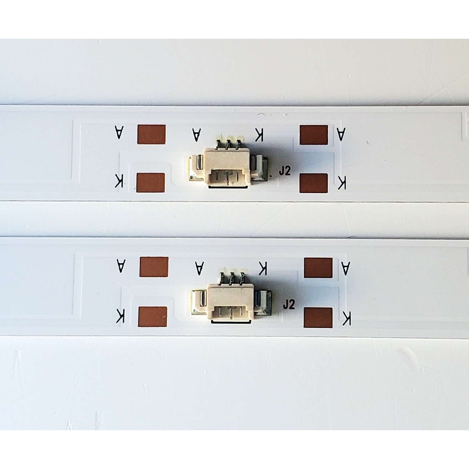 KIT DE LEDS PARA TV ONN ORIGINAL 2 PIEZAS / NUMERO DE PARTE LED32D06-ZC22AG-03J / 30332006002J / 32000M16 / 221027AB10 / E78030 94V-0 / MODELO 100012589 (32 PULGADAS) - Imagen 3