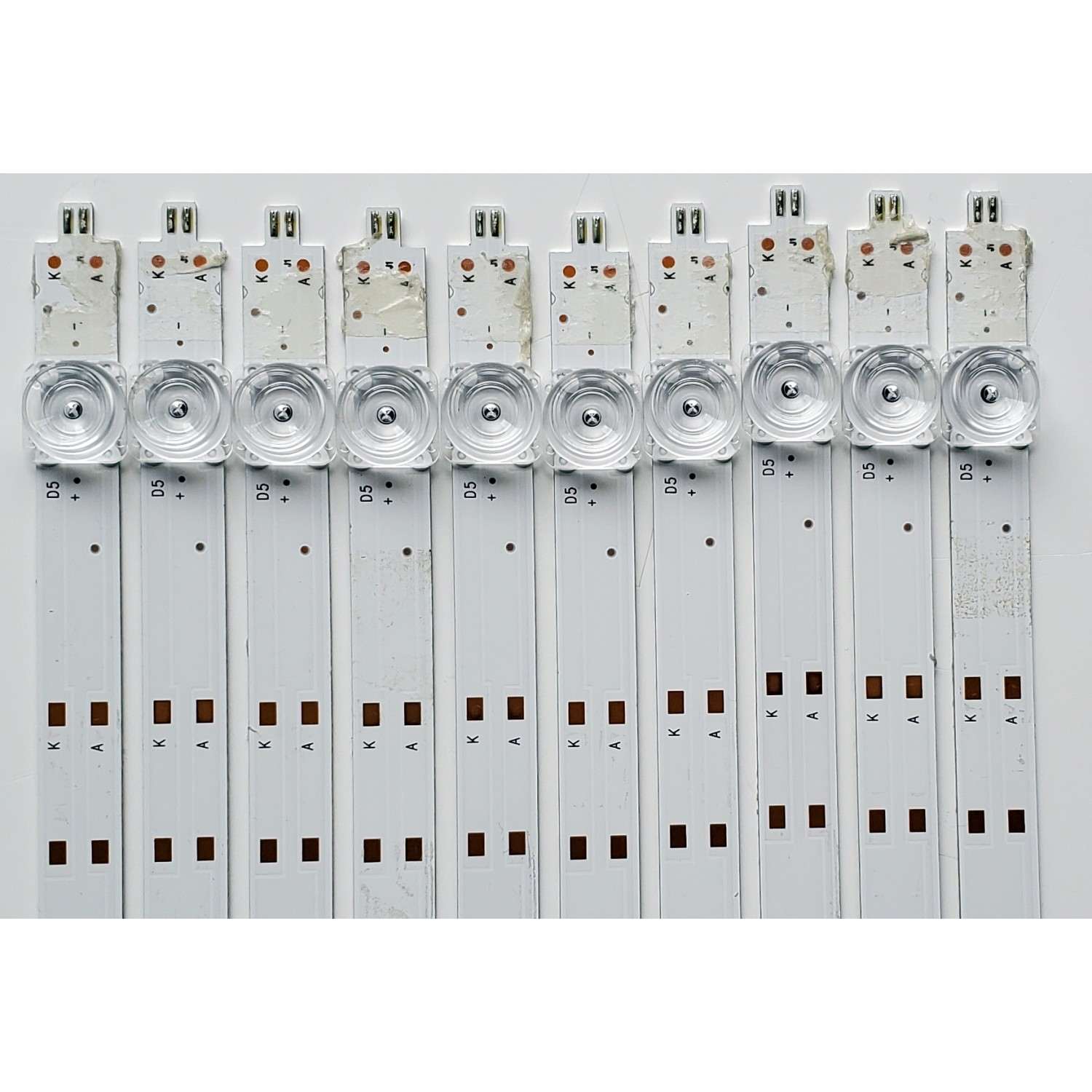 KIT DE LED'S PARA TV ONN ((10 PIEZAS)) / NUMERO DE PARTE LED55D05A-ZC29AG-02D / 30355005214D / E78030 94V-0 / 5500M005 / 210731BF3 / MODELO 100012586 ((55'' PULGADAS)) - Imagen 2