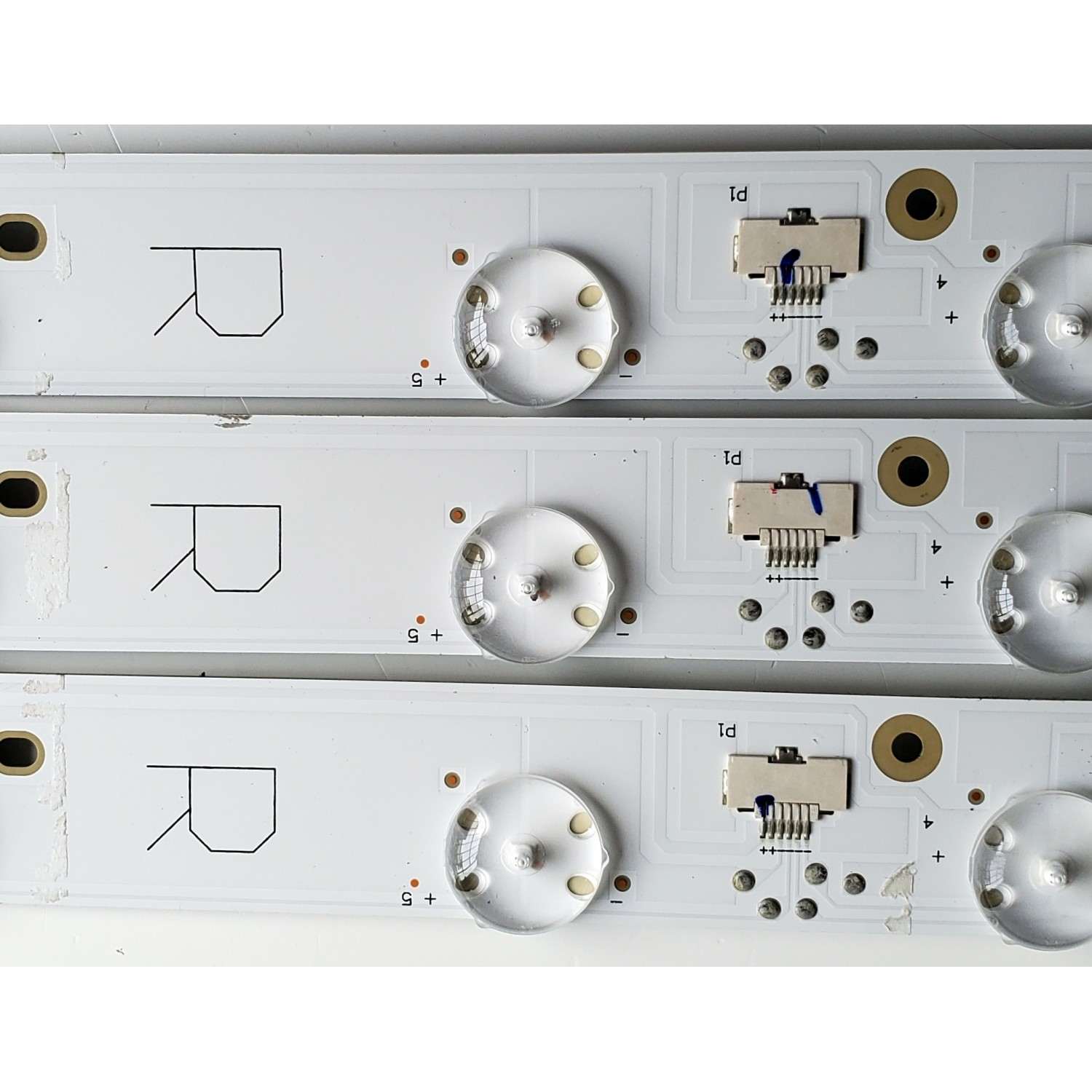 KIT DE LED'S PARA TV TCL ((10 PIEZAS)) / NUMERO DE PARTE 50HR330M08 / 50S535 / 50HR330M08A2 V0 (L) LC8A03U3C / B0101-000255 / 50HR330M08B2 V0 (M) LC8A03U3C / B0101-000256 / 50HR330M08C2 V0 (R) LC8A03U3C / B0101-000257 / MODELO 50S535 - Imagen 7