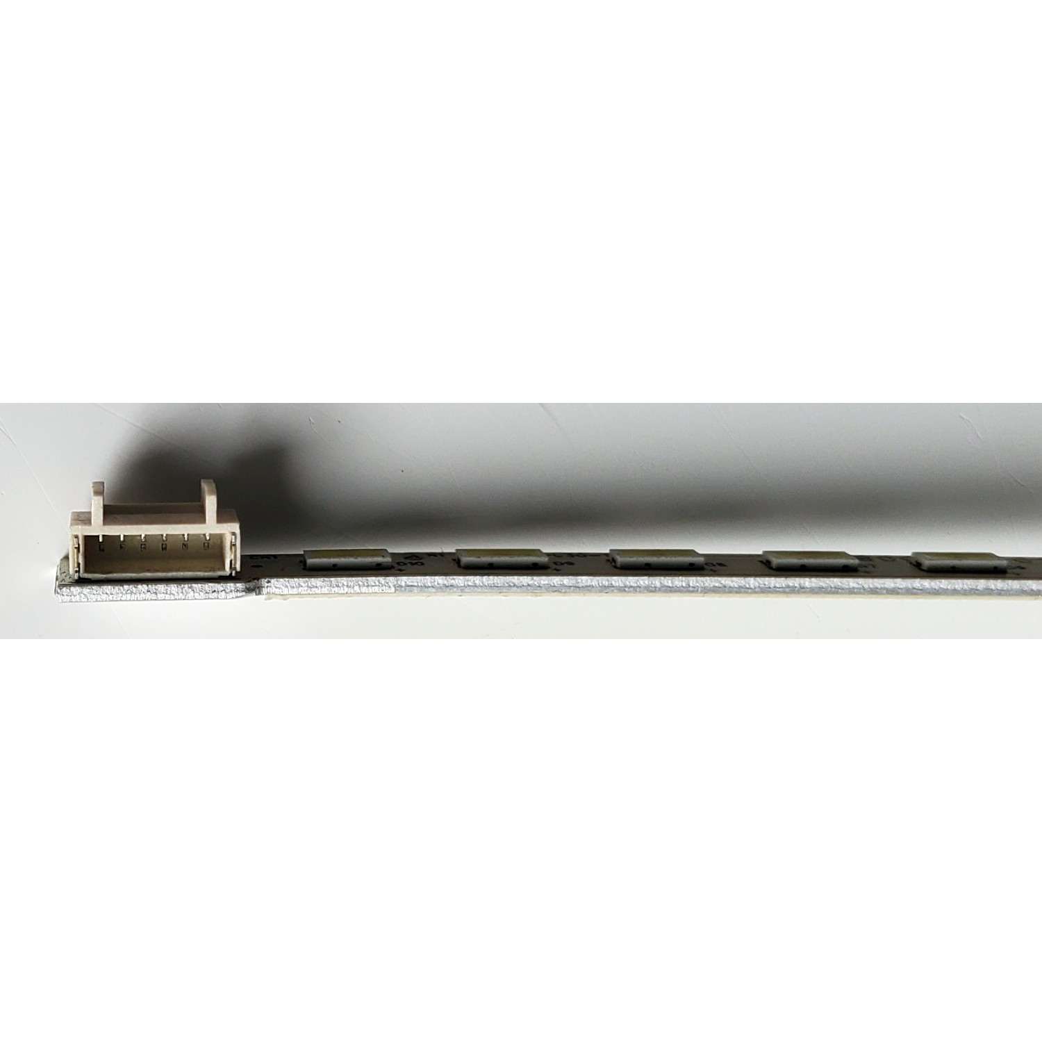 TIRA DE LED PARA MONITOR VIEWSONIC ((1 PIEZA)) / NUMERO DE PARTE 6202B0008P101 / E88441 / M236HJJ-L30-TREM2 / PANEL M236HJJ-L31 REV.C1 / MODELO VS16033 - Imagen 3