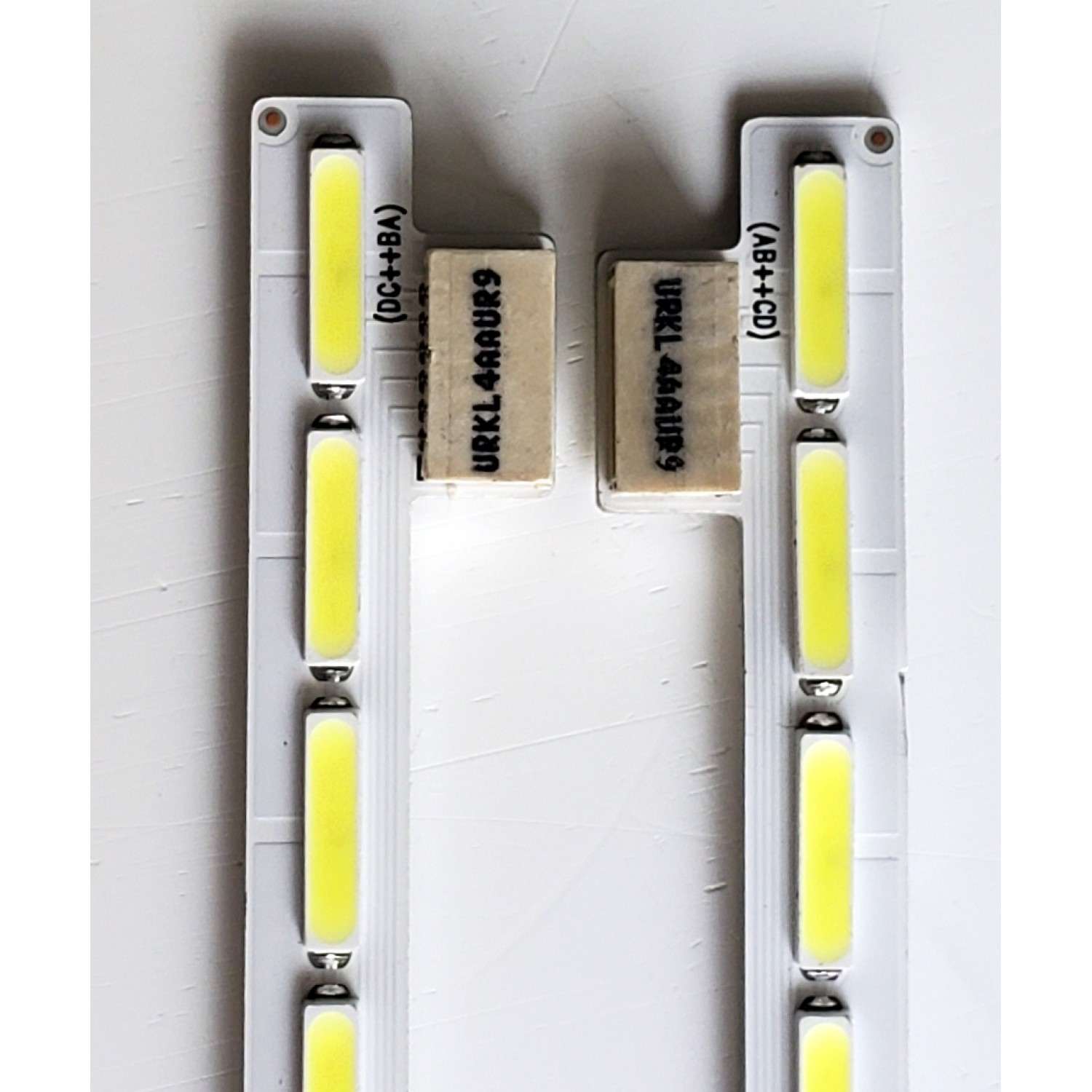 KIT DE LED'S PARA TV LG ((2 PIEZAS)) / NUMERO DE PARTE 32GK850F REV 0.3 R-T / 32GK850F REV 0.3 L-T / 32GK850F / URKL4AAVR9 / PANEL LGM315UK6 / MODELO 32GK850F / 32GK850F-B - Imagen 3